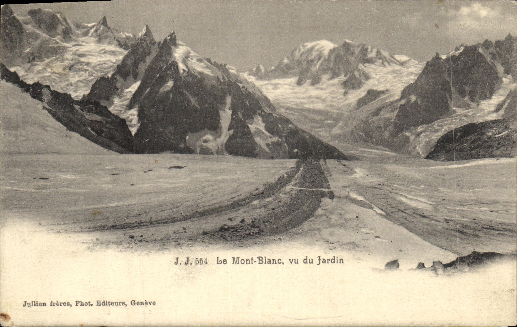 CPA Le Mont Blanc vu du Jardin