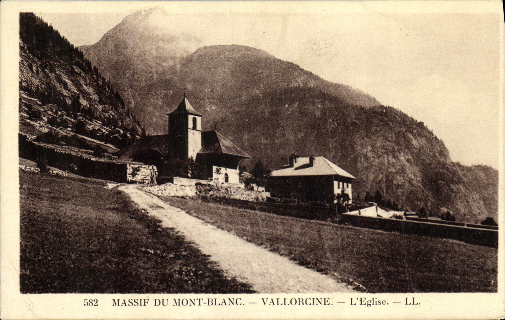 VINTAGE POSTCARD Chamonix Mont Blanc Vallorcine L Church