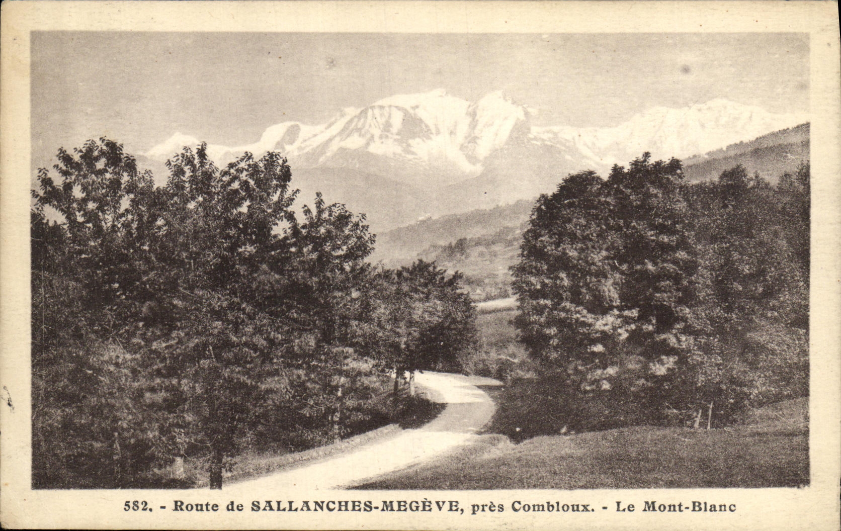 CPA Route de Sallanches Megeve pres Combloux Le Mont Blanc