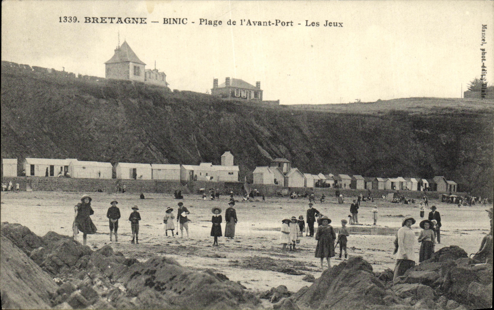 VINTAGE POSTCARD Brittany Binic Beach of L Avrant Port Plays