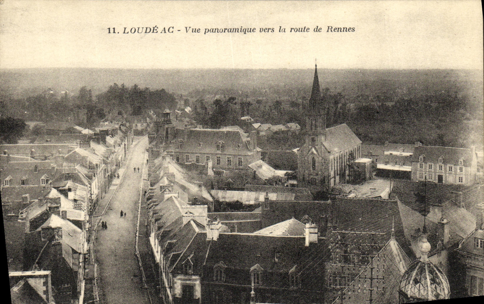 CPA Loudeac Vue panoramique vers la route des Rennes