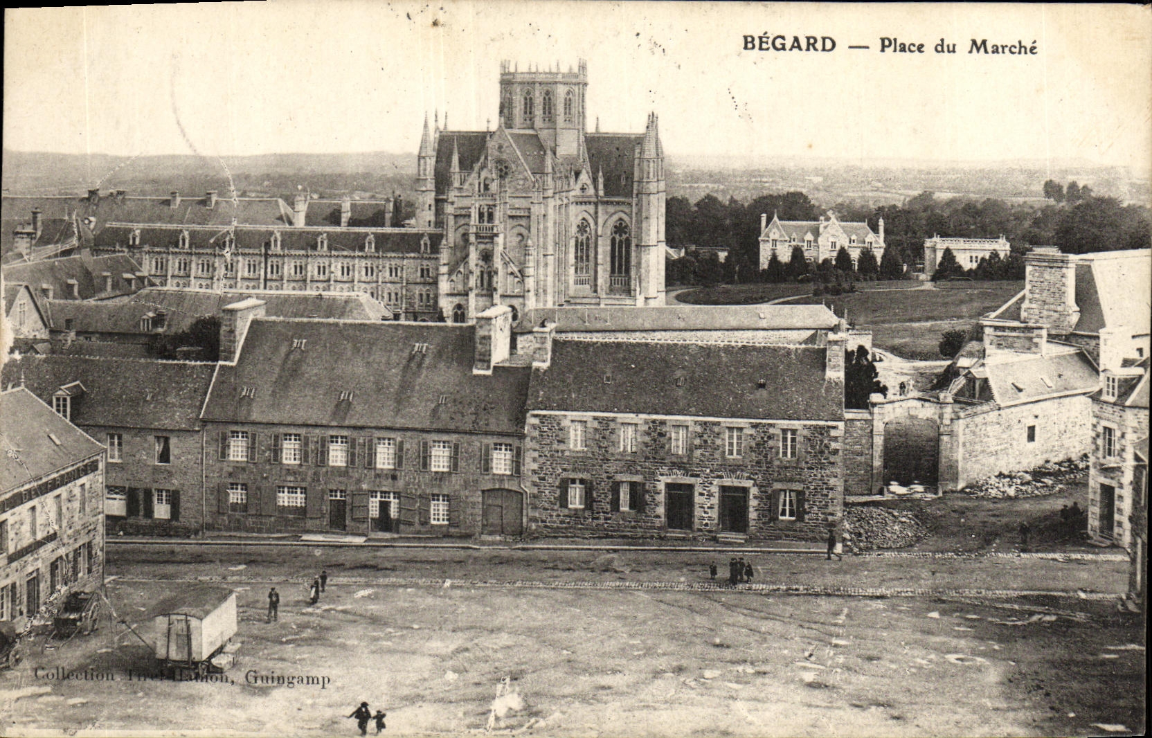 CPA Begard Place Marche
