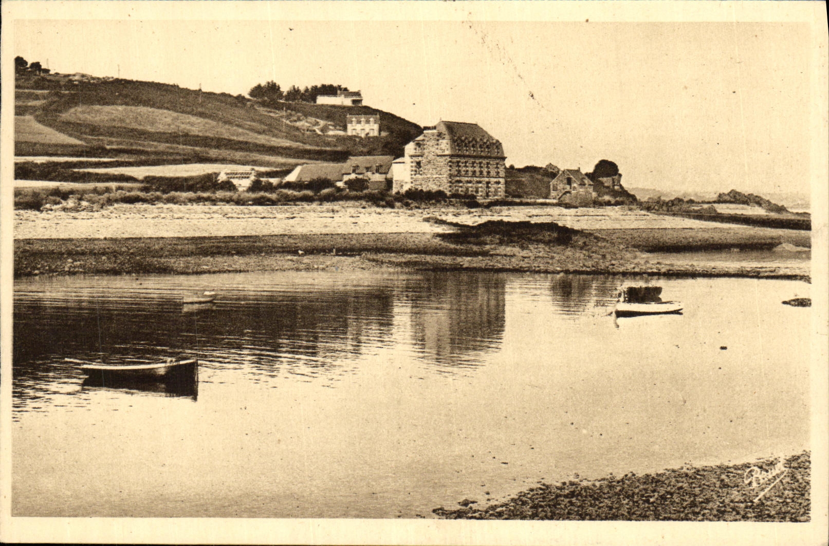 CPA L Arcouest L Hotel Le Barbu Devant la Mer