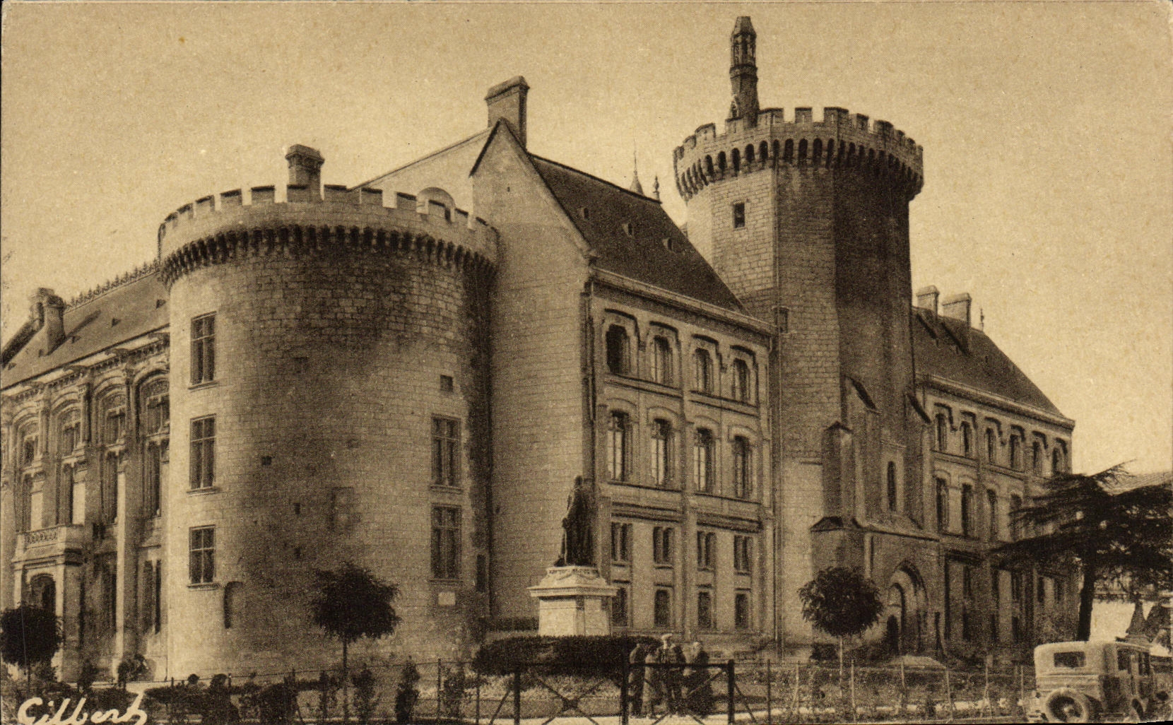 VINTAGE POSTCARD Angouleme L Town hall