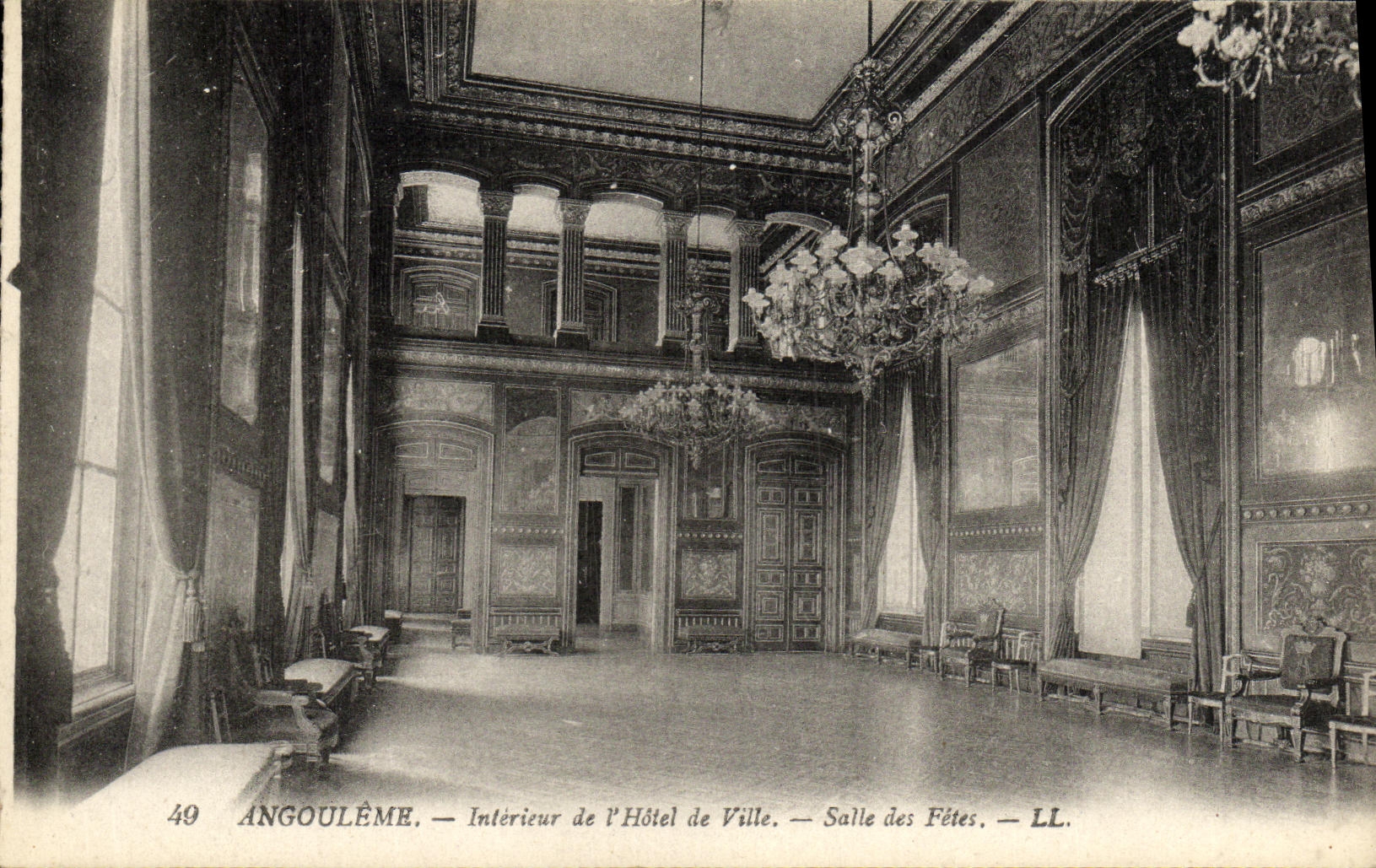 VINTAGE POSTCARD Angouleme Interior of L Town hall Village hall