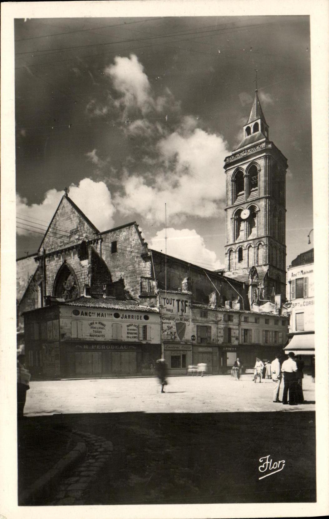 VINTAGE POSTCARD Cognac L Church Light St and Place D Weapons