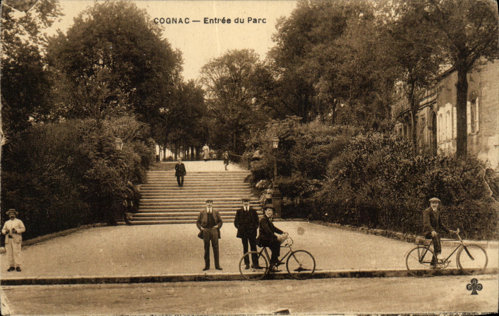 Conac de la POSTAL de la VENDIMIA entrado de los ciclos de la bicicleta del parque
