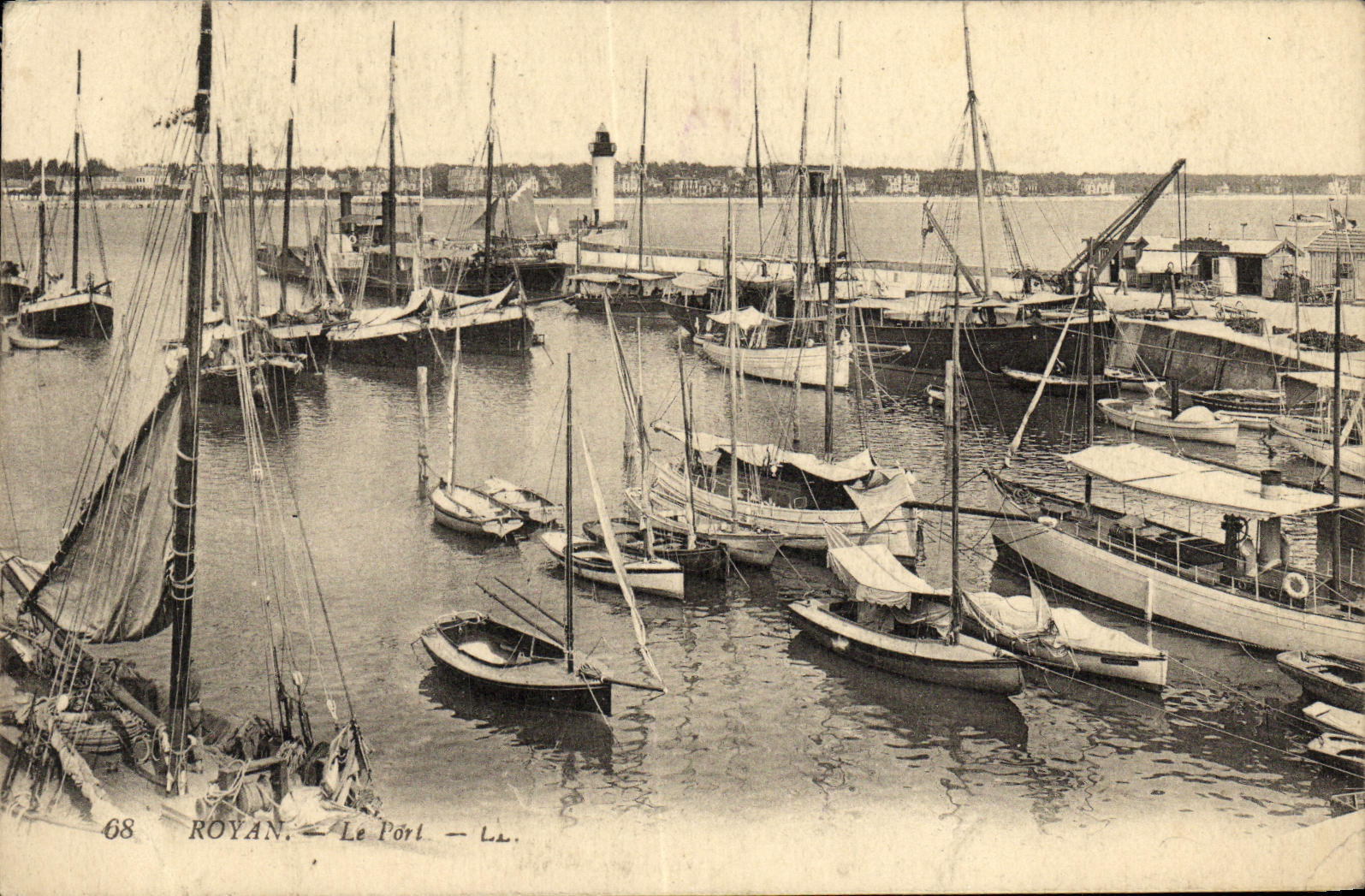 CPA Royan Le Port Bateaux 