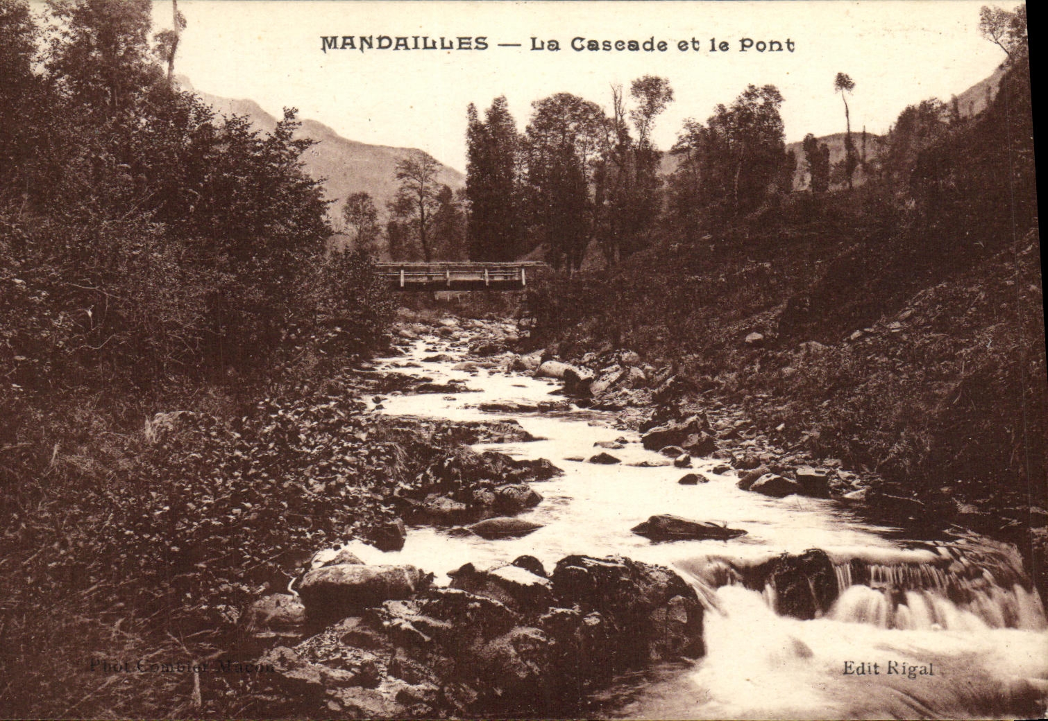 CPA Mandailles La Caseade et le Pont