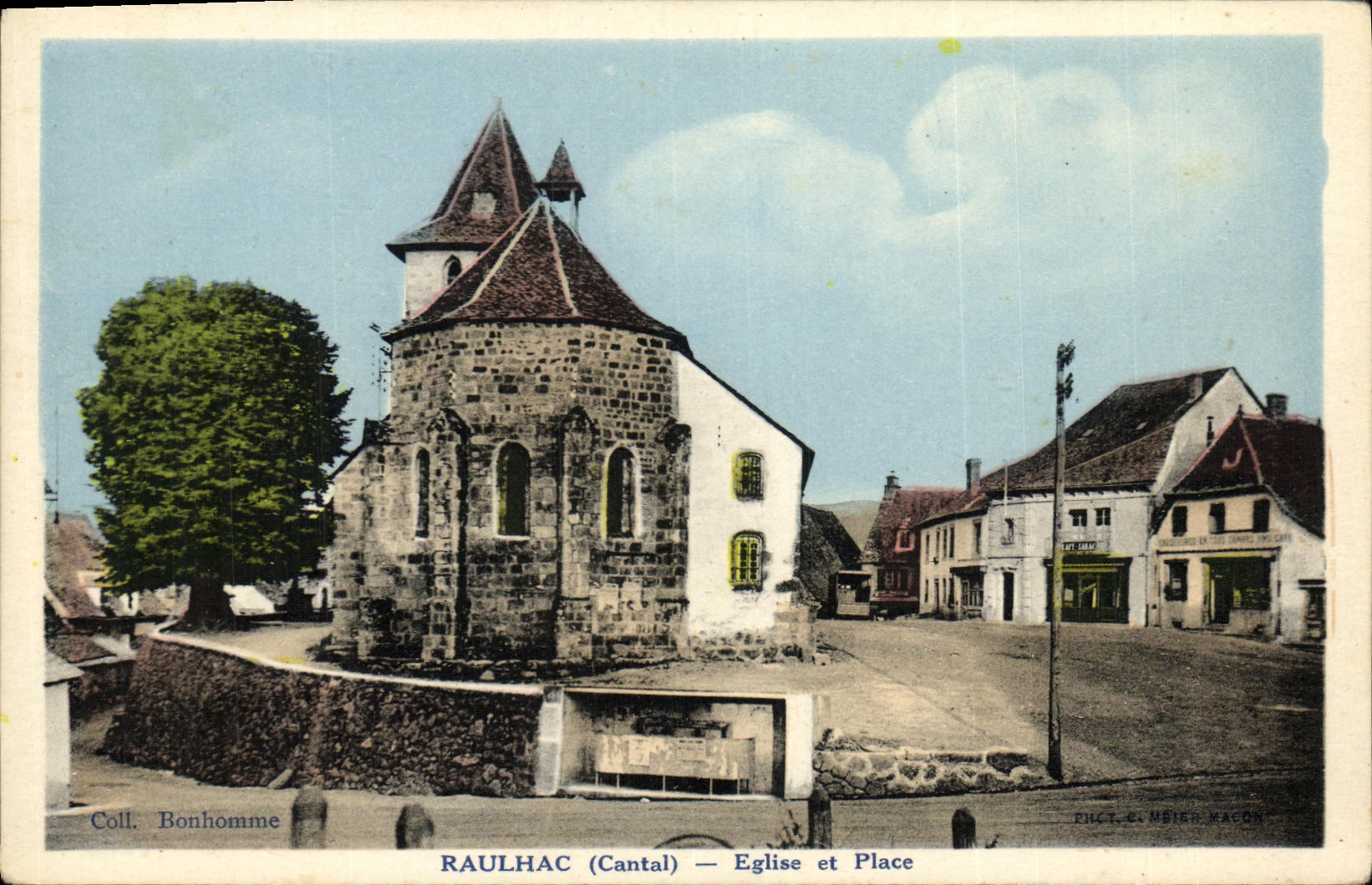 CPA Raulhac Eglise et Place