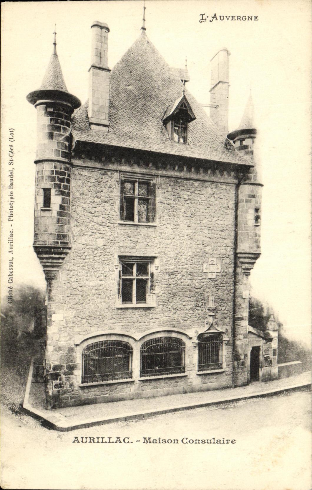CPA Aurillac Maison Consulaire