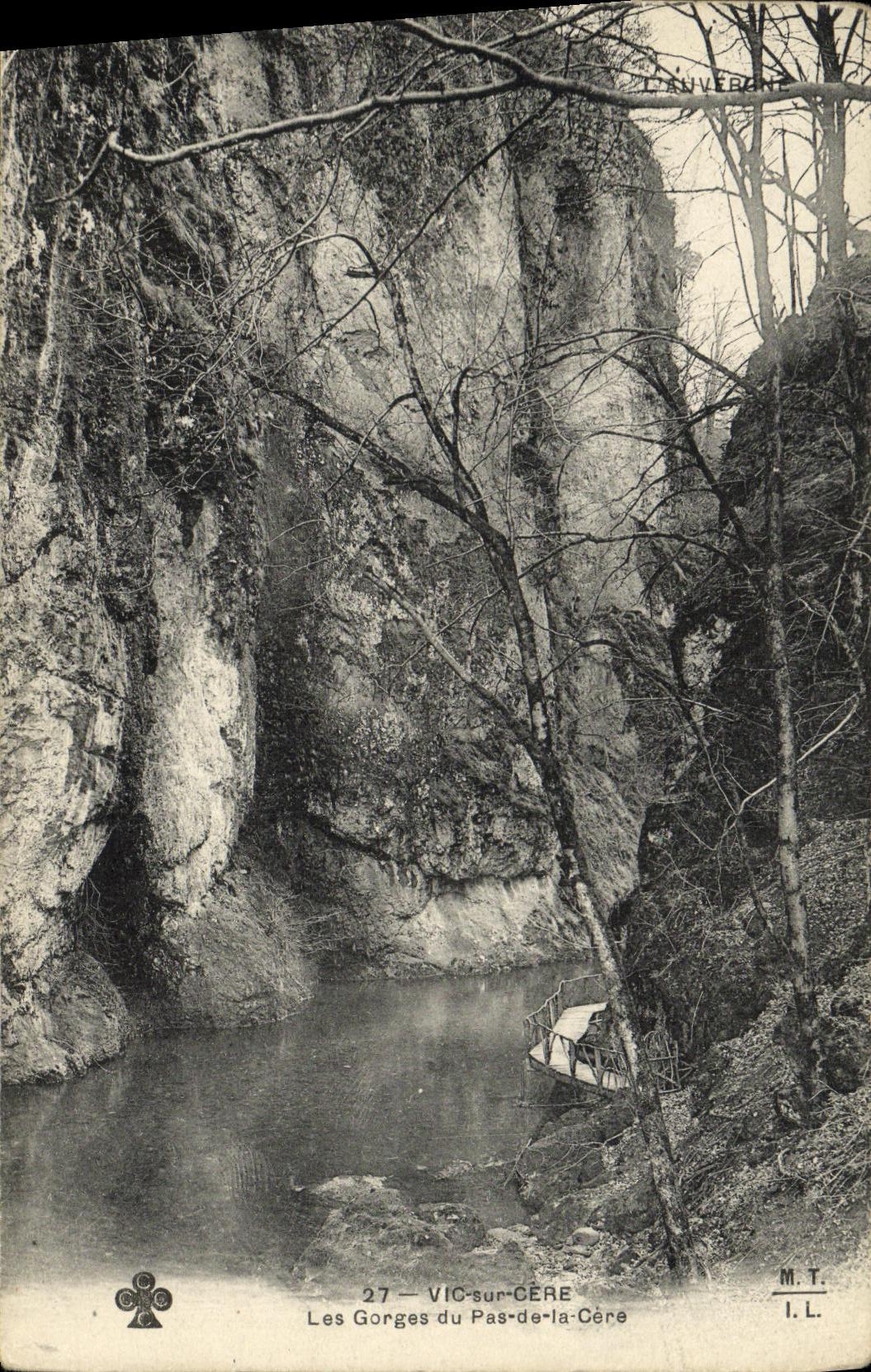 CPA Cantal Vic sur Cere Les Gorges du Pas de la Cere