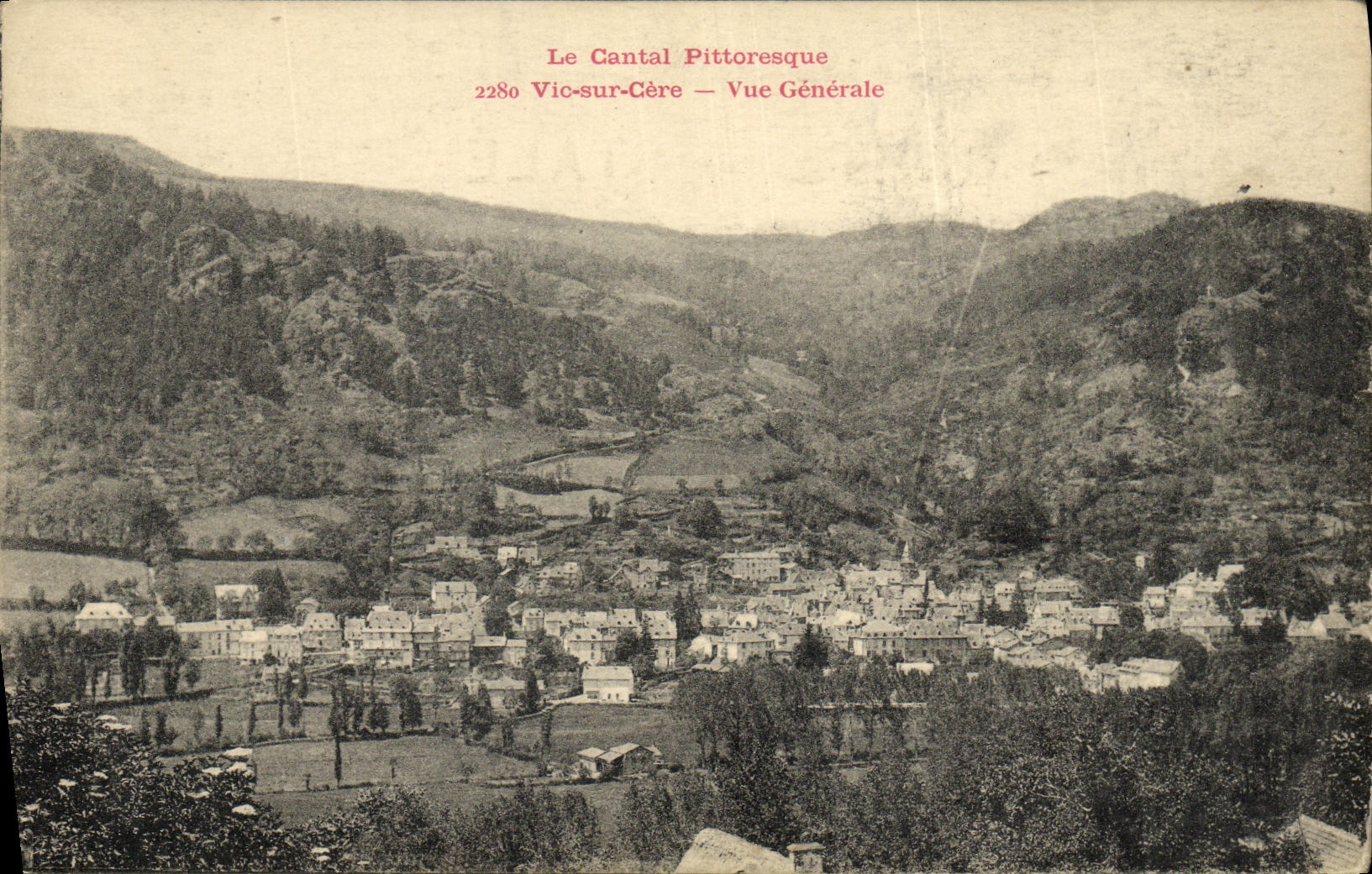 CPA Cantal Vic sur Cere Vue Generale