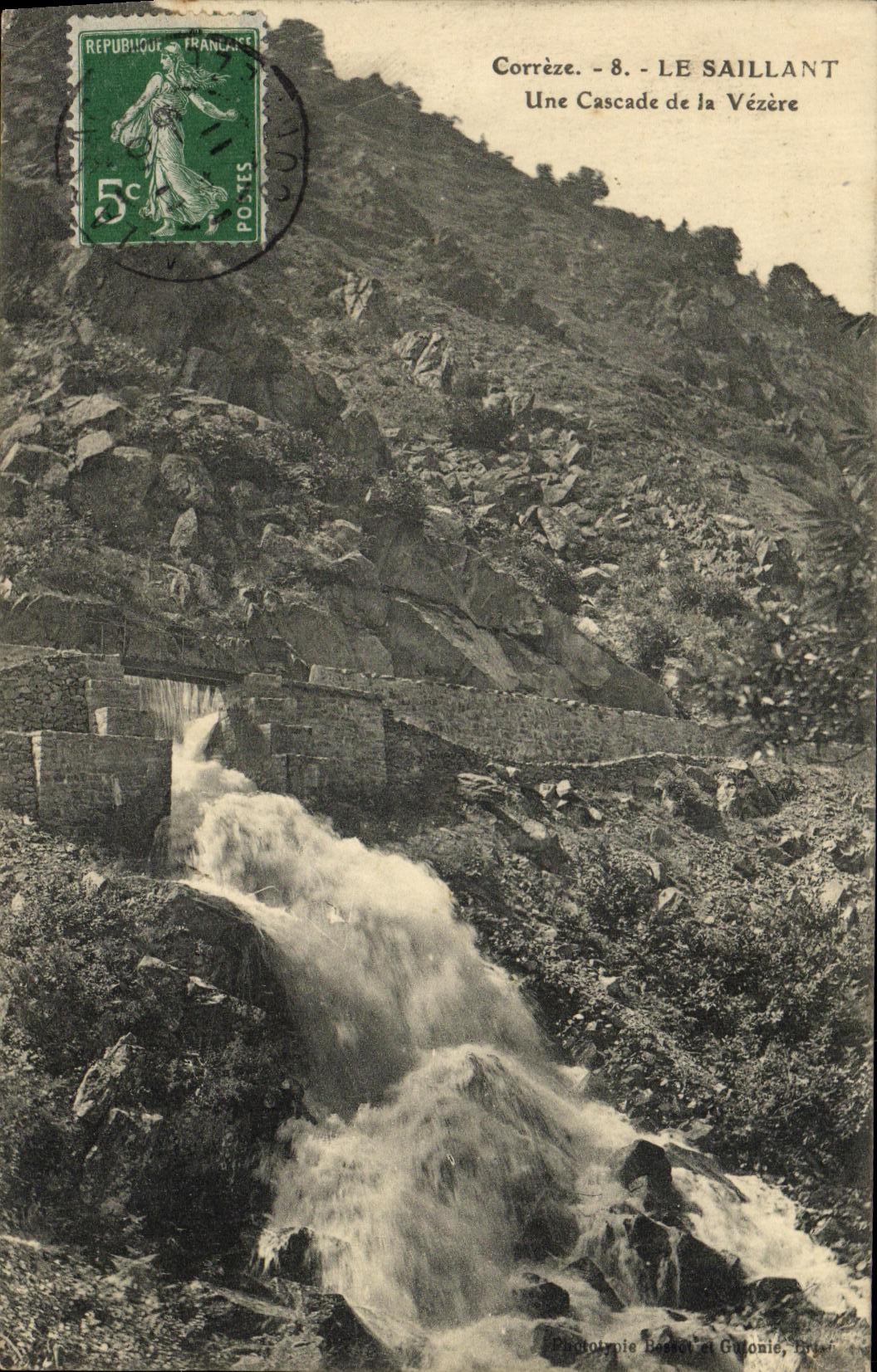 CPA Correze Le Saillant Une Cascade de la Vezere