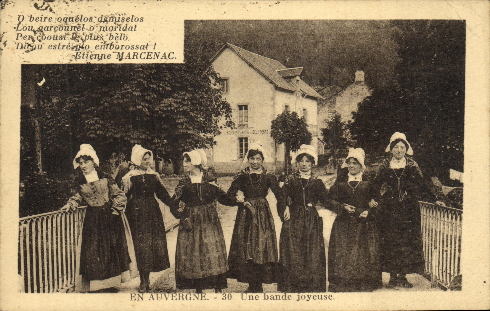 VINTAGE POSTCARD In Auvergne a merry band Folklore