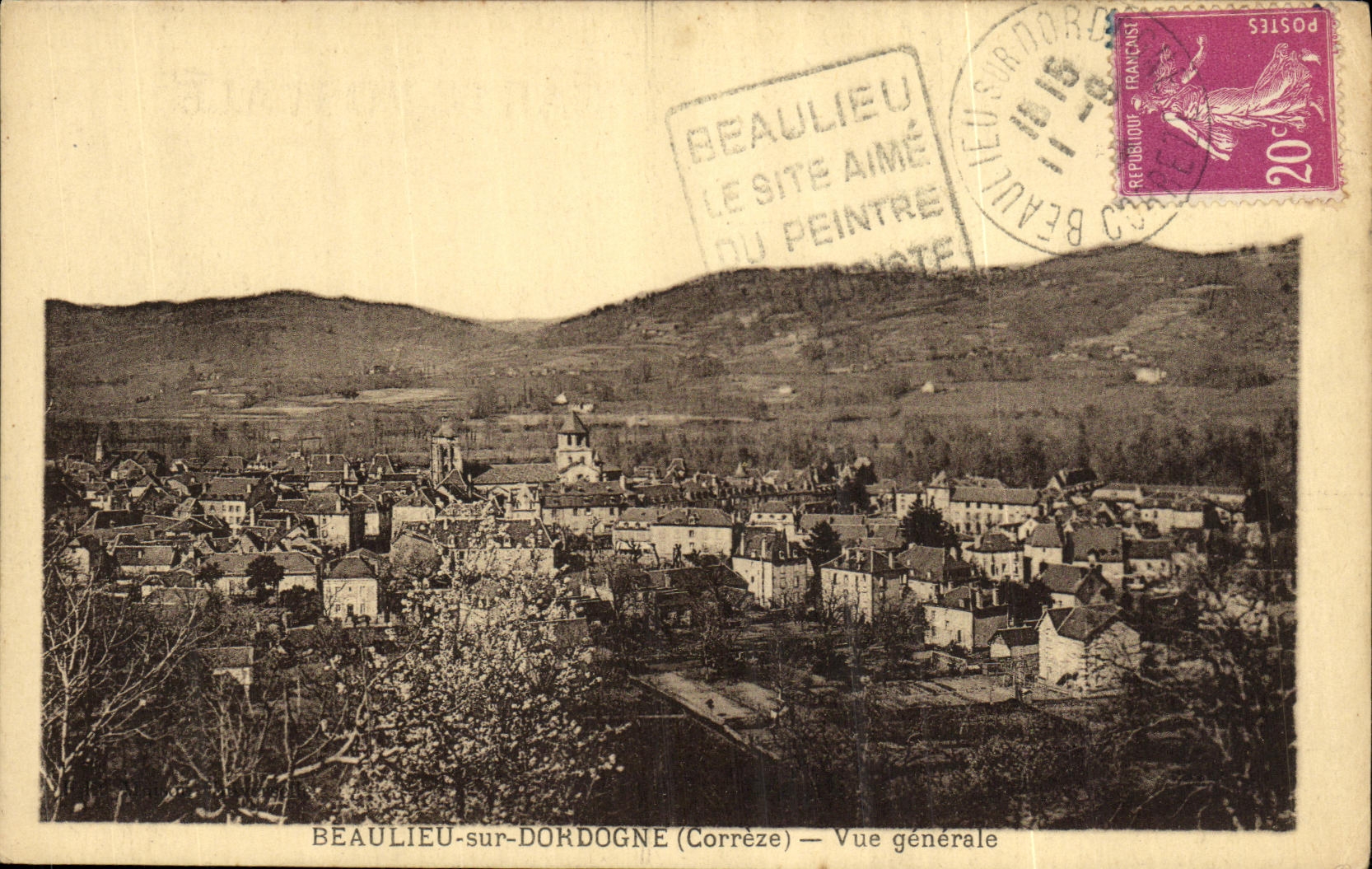 VINTAGE POSTCARD Beaulieu on Dohdogne View