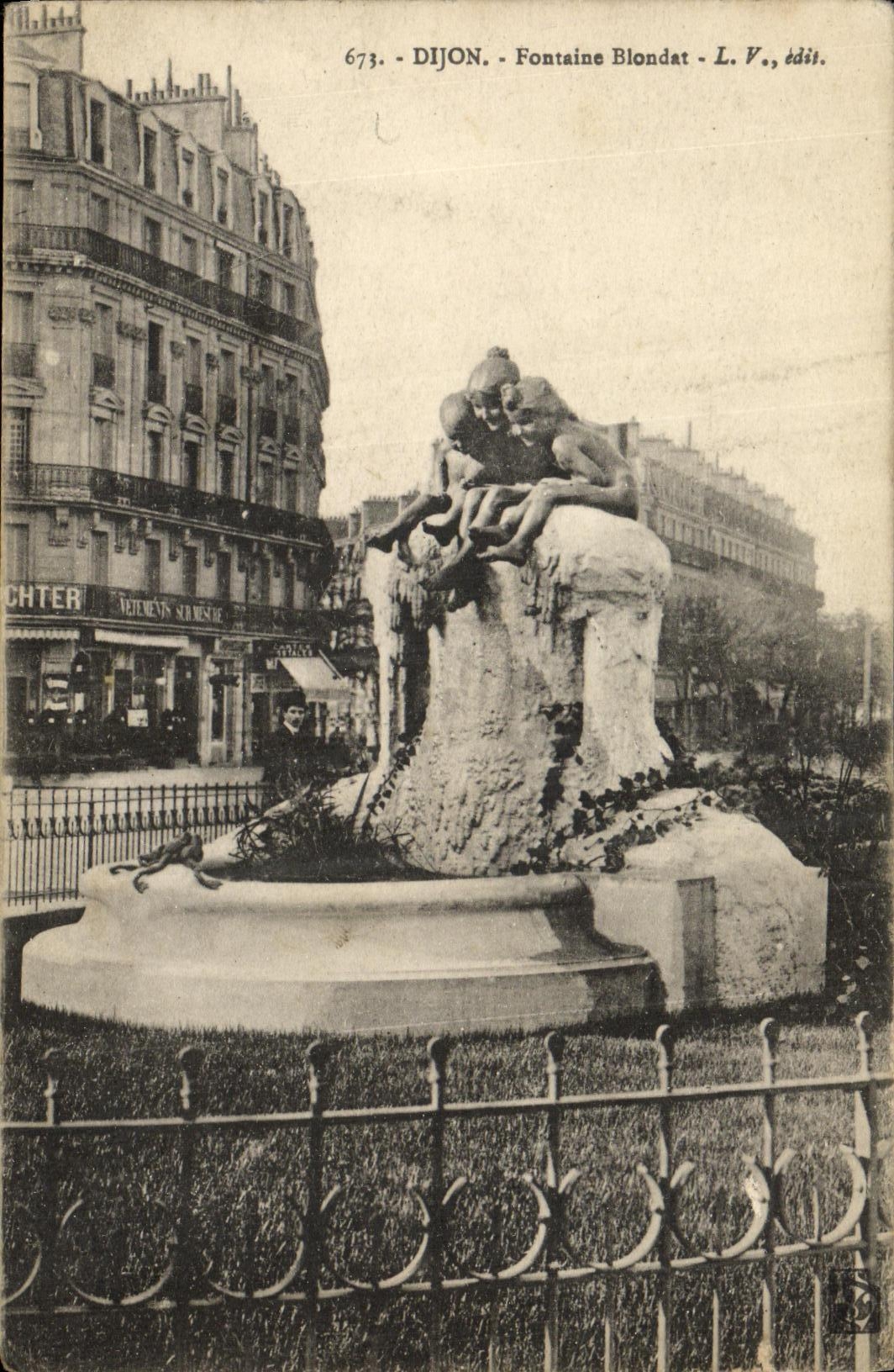 VINTAGE POSTCARD Dijon Blondat Fountain