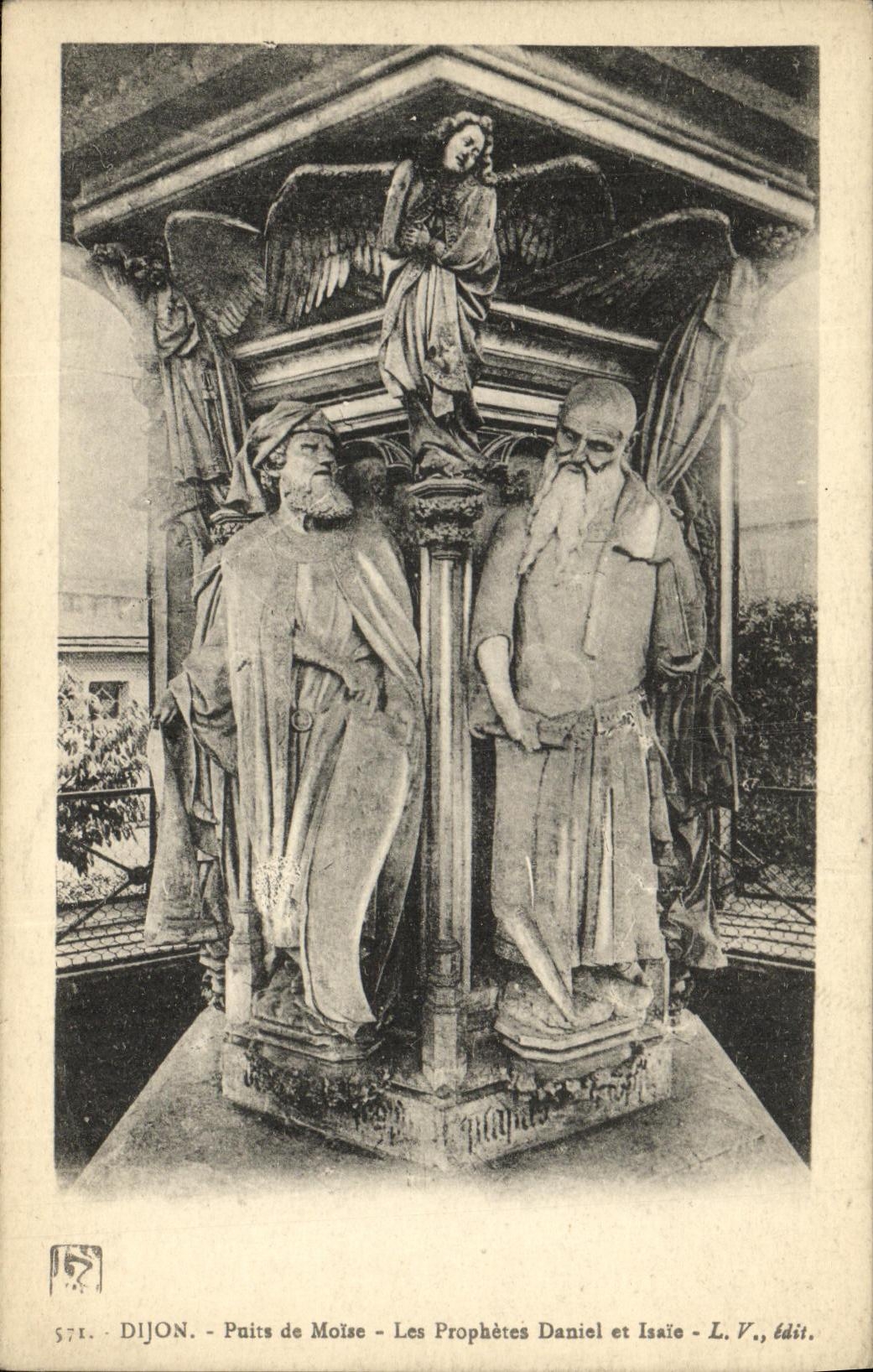 VINTAGE POSTCARD Dijon Well of Brace the Prophets Daniel and lsaie