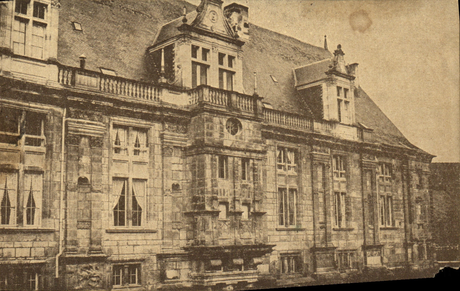 VINTAGE POSTCARD Joinville the Castle of the Large Garden posterior Frontage