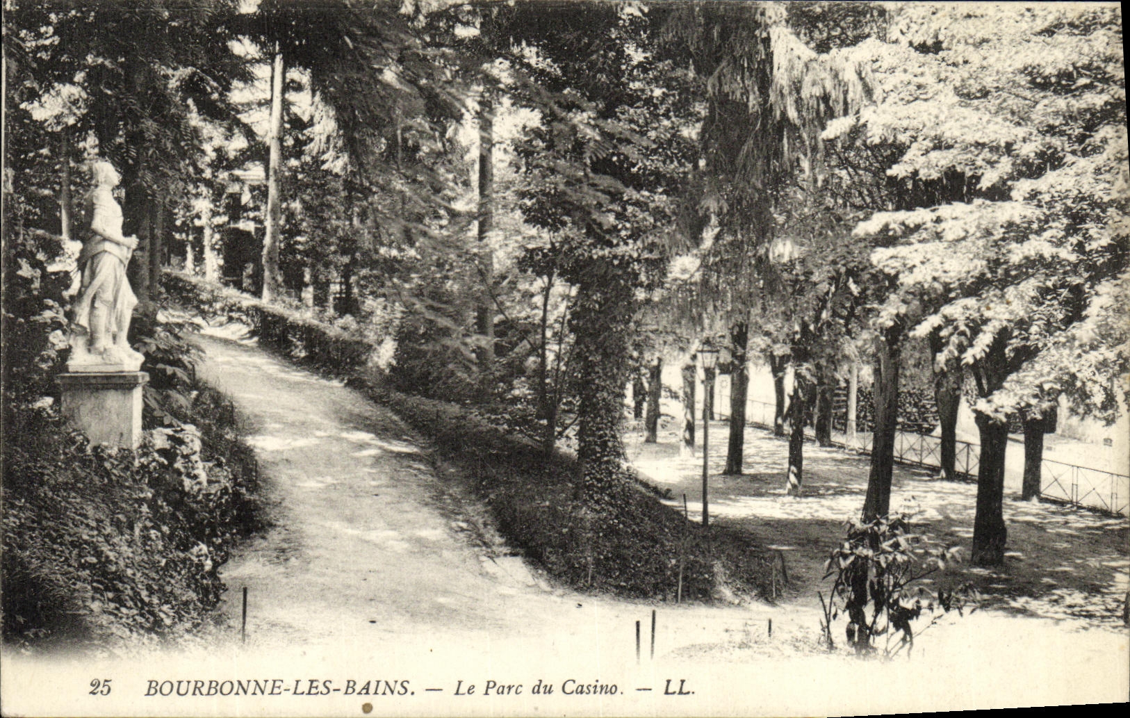 CPA Bourbonne Les Bains Le Parc du Casino