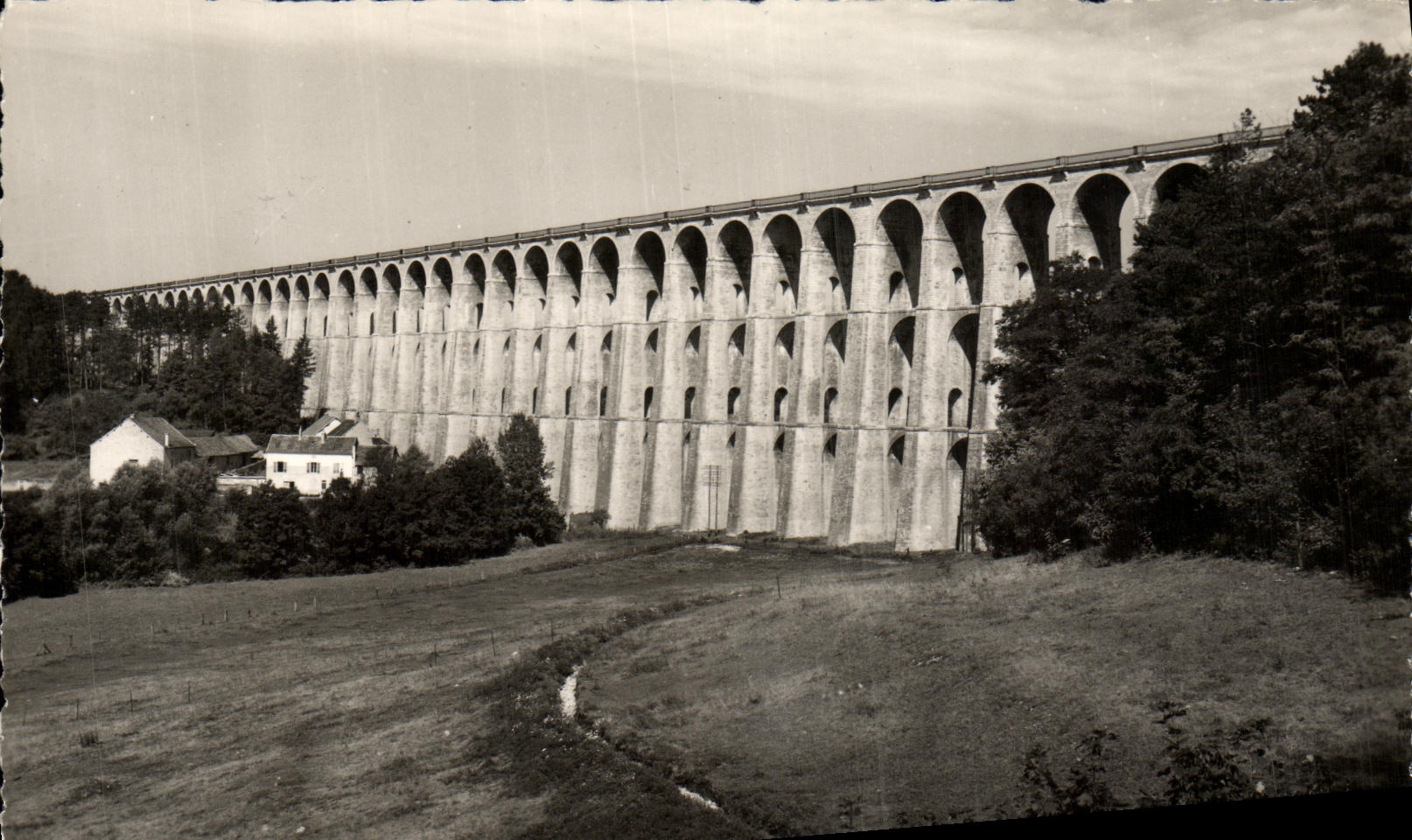 CPM Chaumont Viaduc et Vallee de Seize