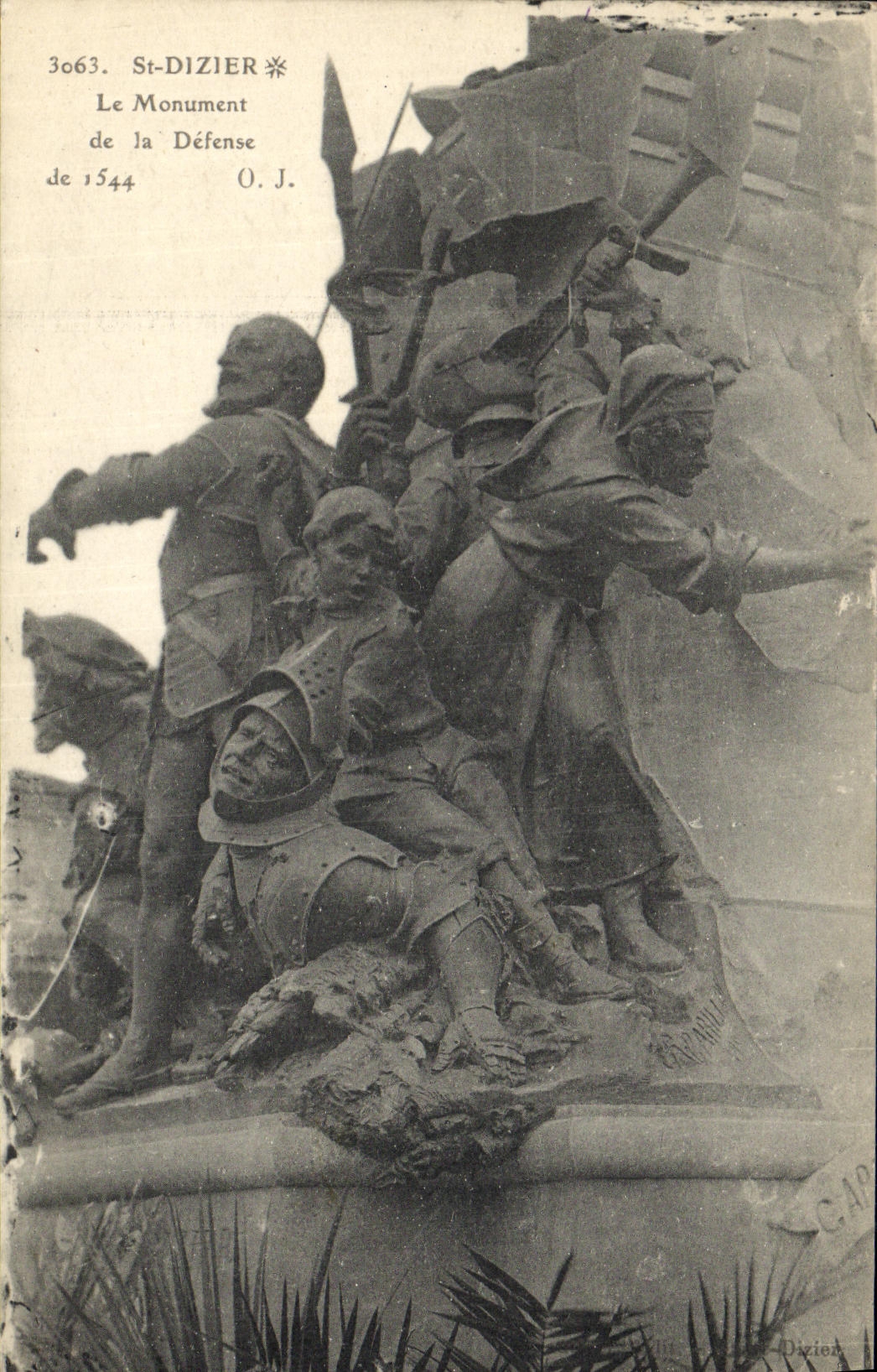 CPA Saint Dizier Le Monument de la Defense Militaria