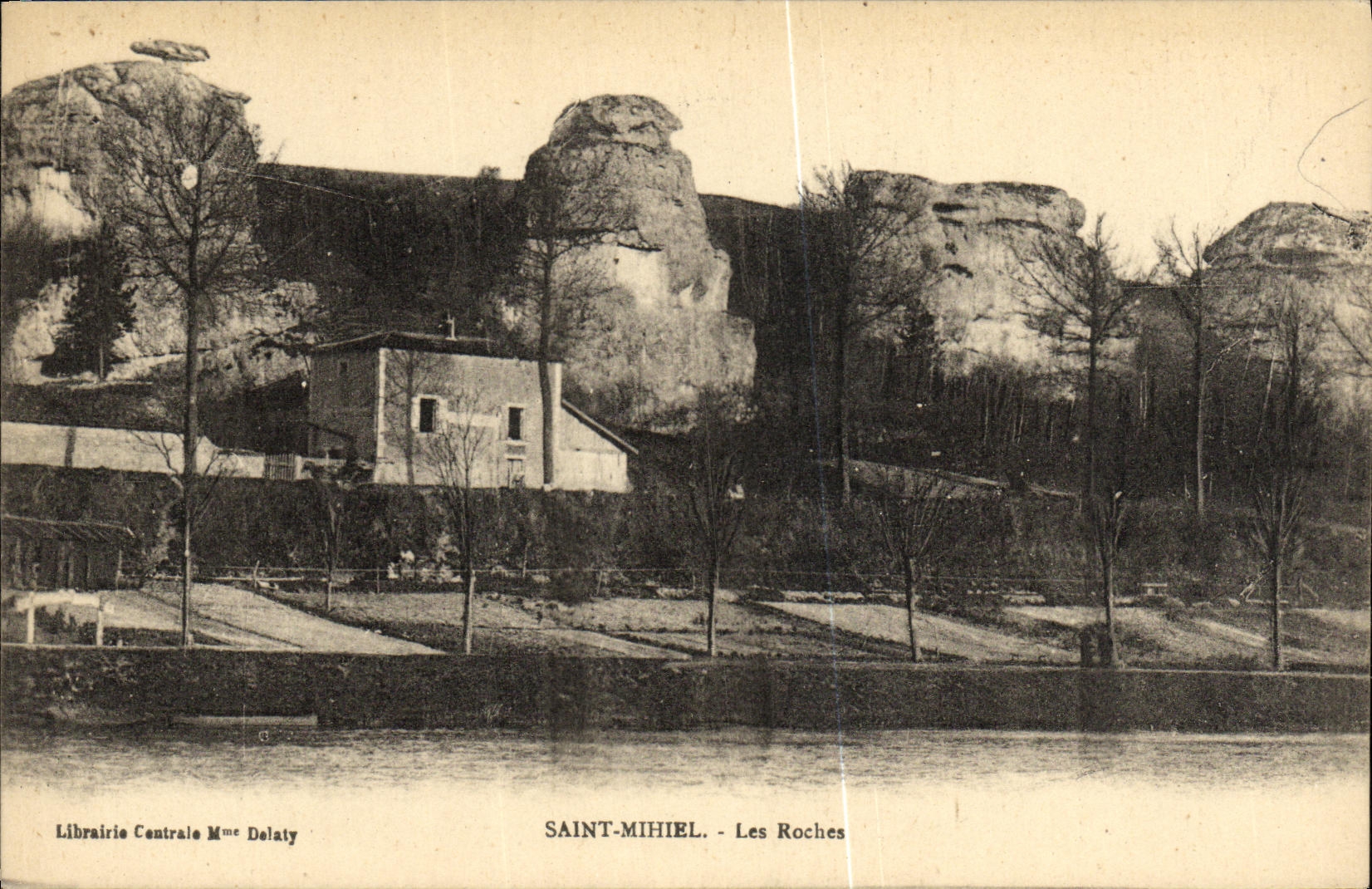 VINTAGE POSTCARD Holy Mihiel Rocks