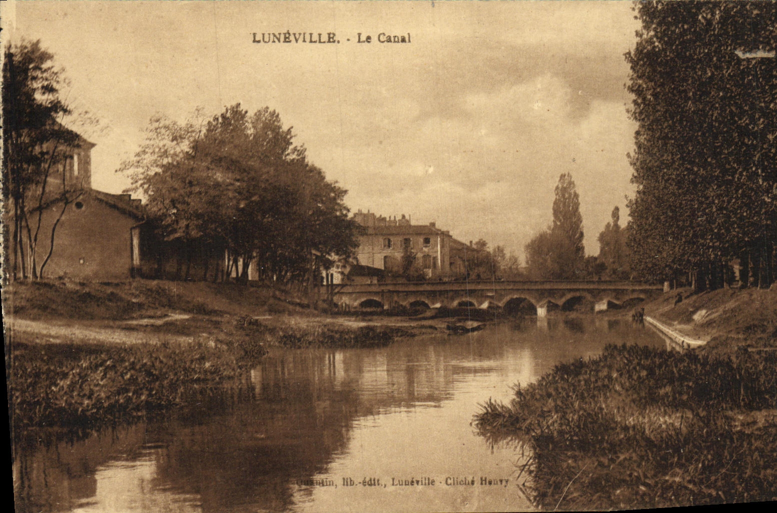 VINTAGE POSTCARD Luneville the Canal