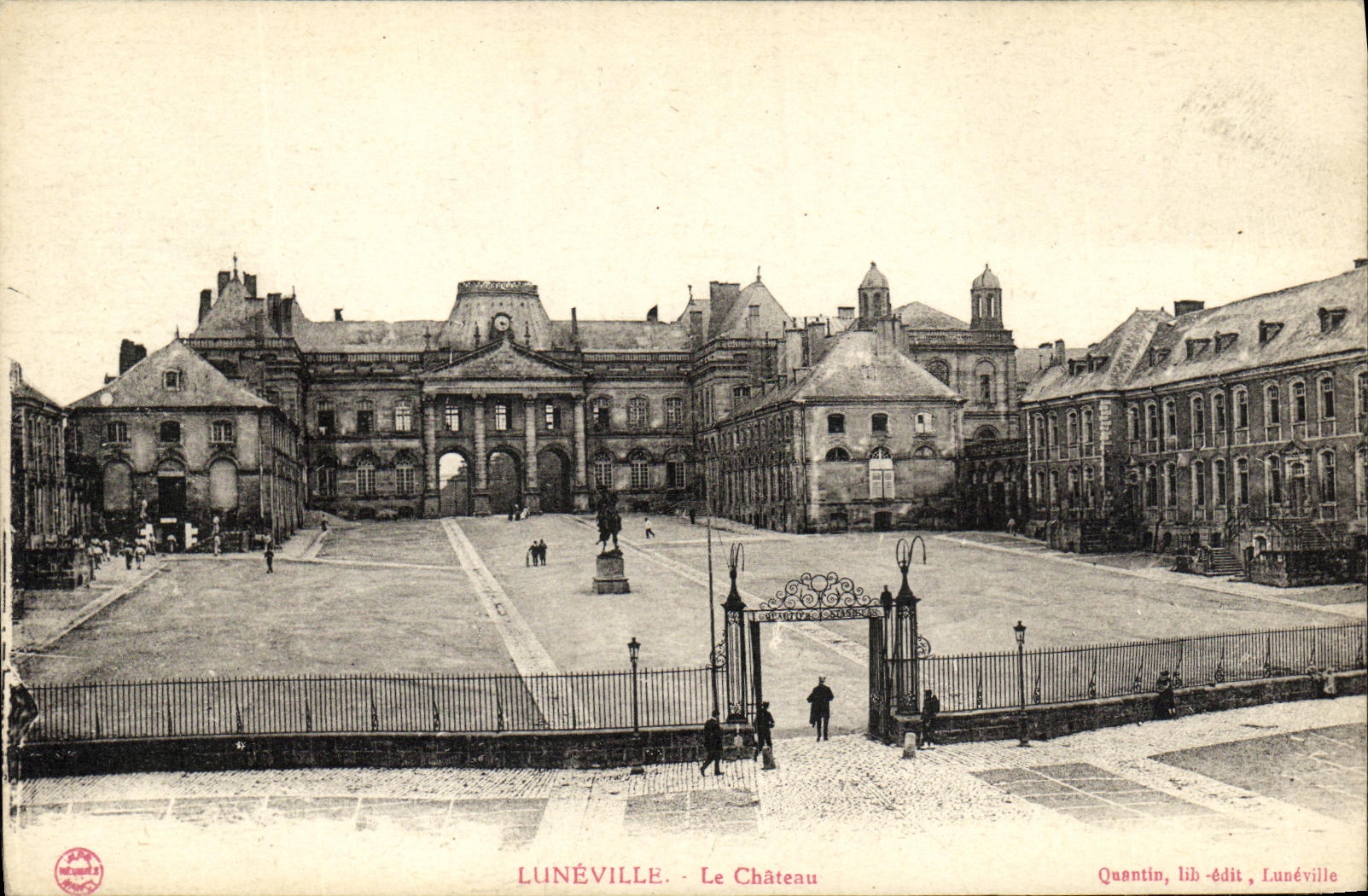 VINTAGE POSTCARD Luneville Chateu