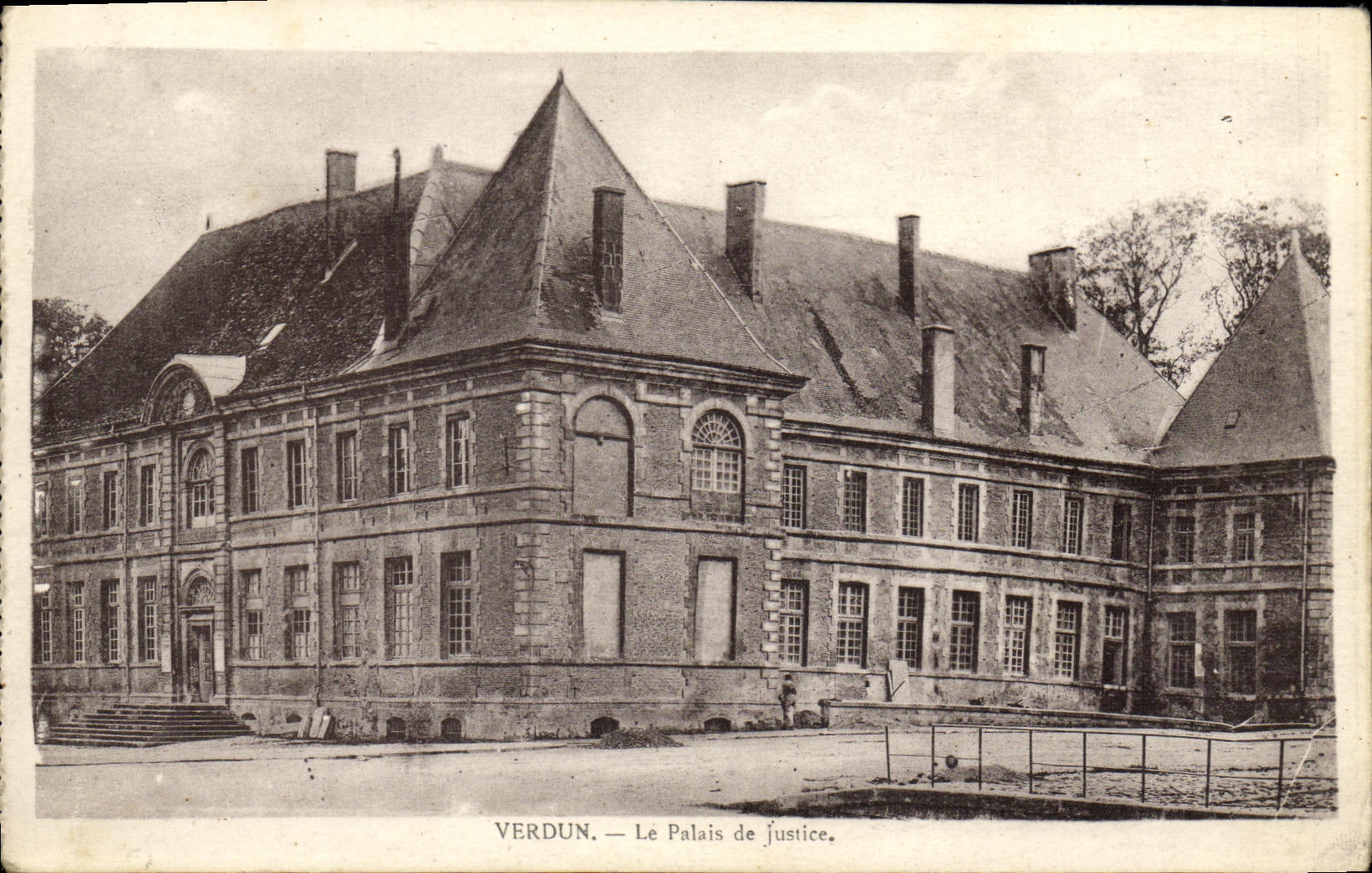 CPA Verdun Le Palais de Justice