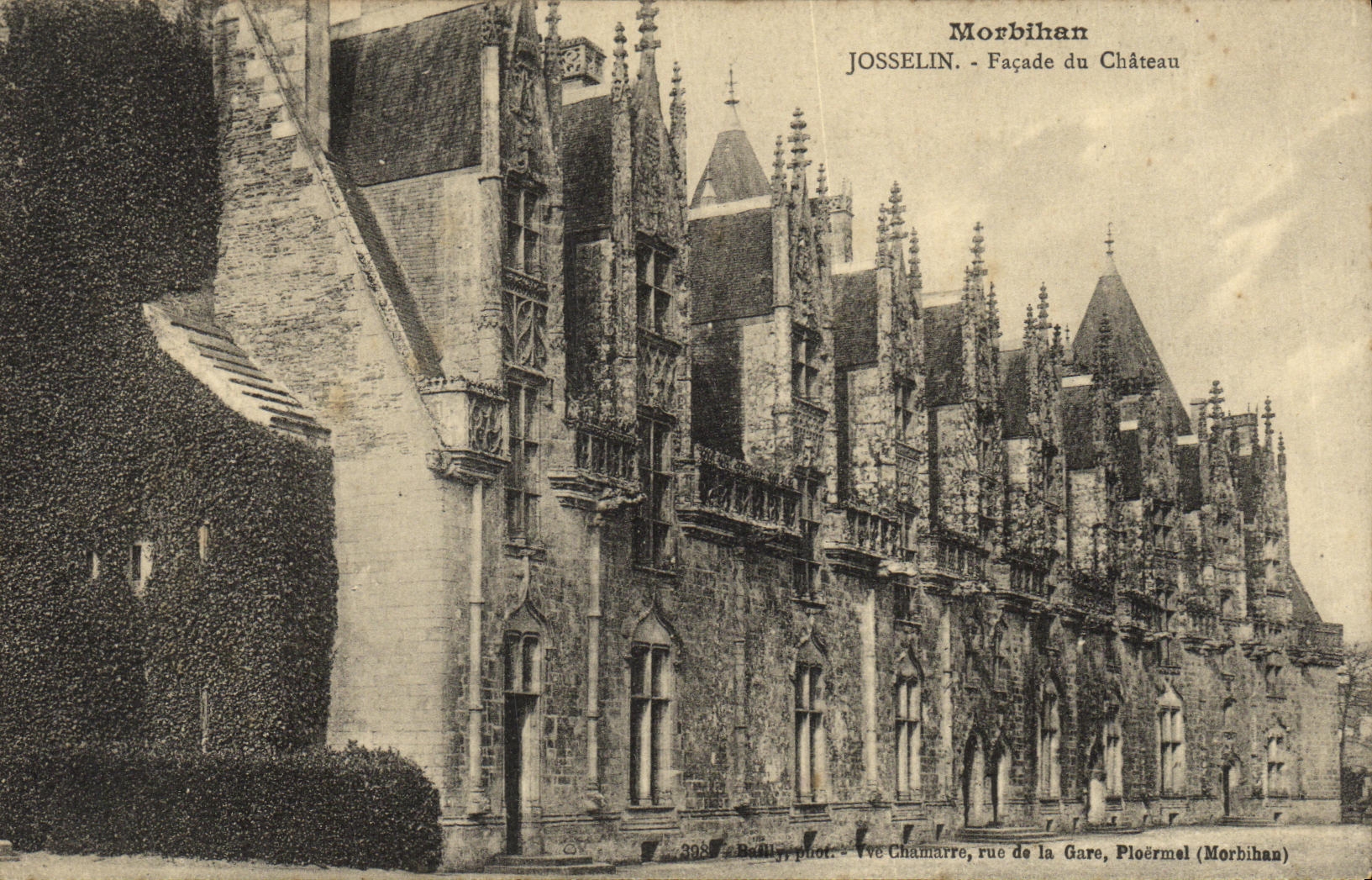 CPA Josselin Facade du Chateau