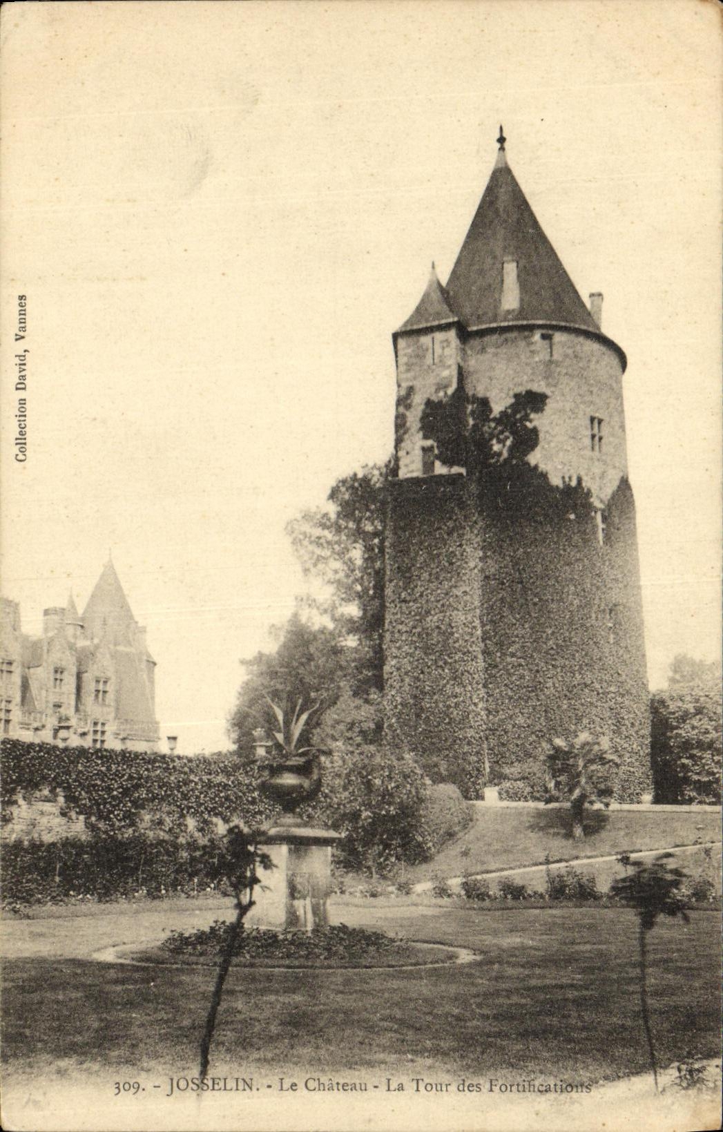 CPA Josselin Le Chateau La Tour des Fortications