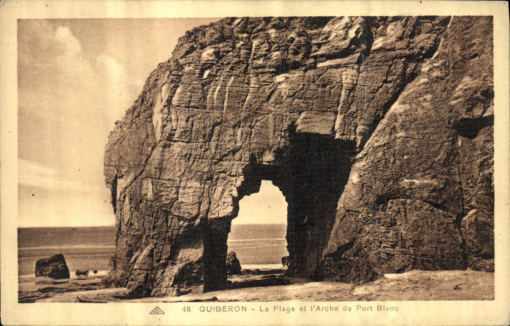 CPA Quiberon La Plage et l Arche de Port Blanc