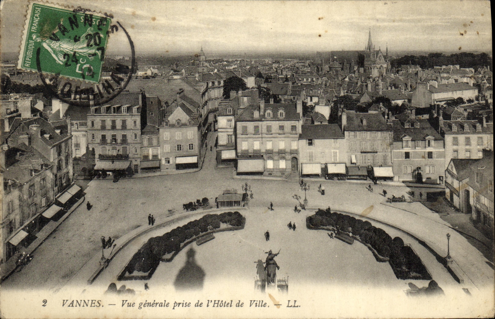 CPA Vannes Vue Generale prise de l Hotel de Ville