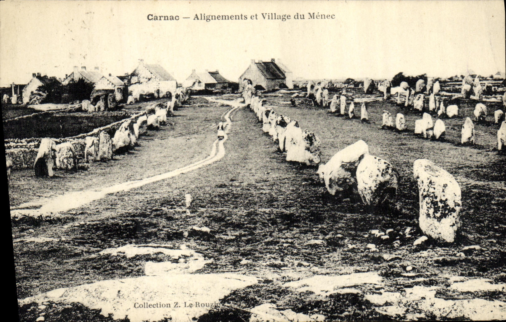 CPA Carnac Alignements et Village du Menec