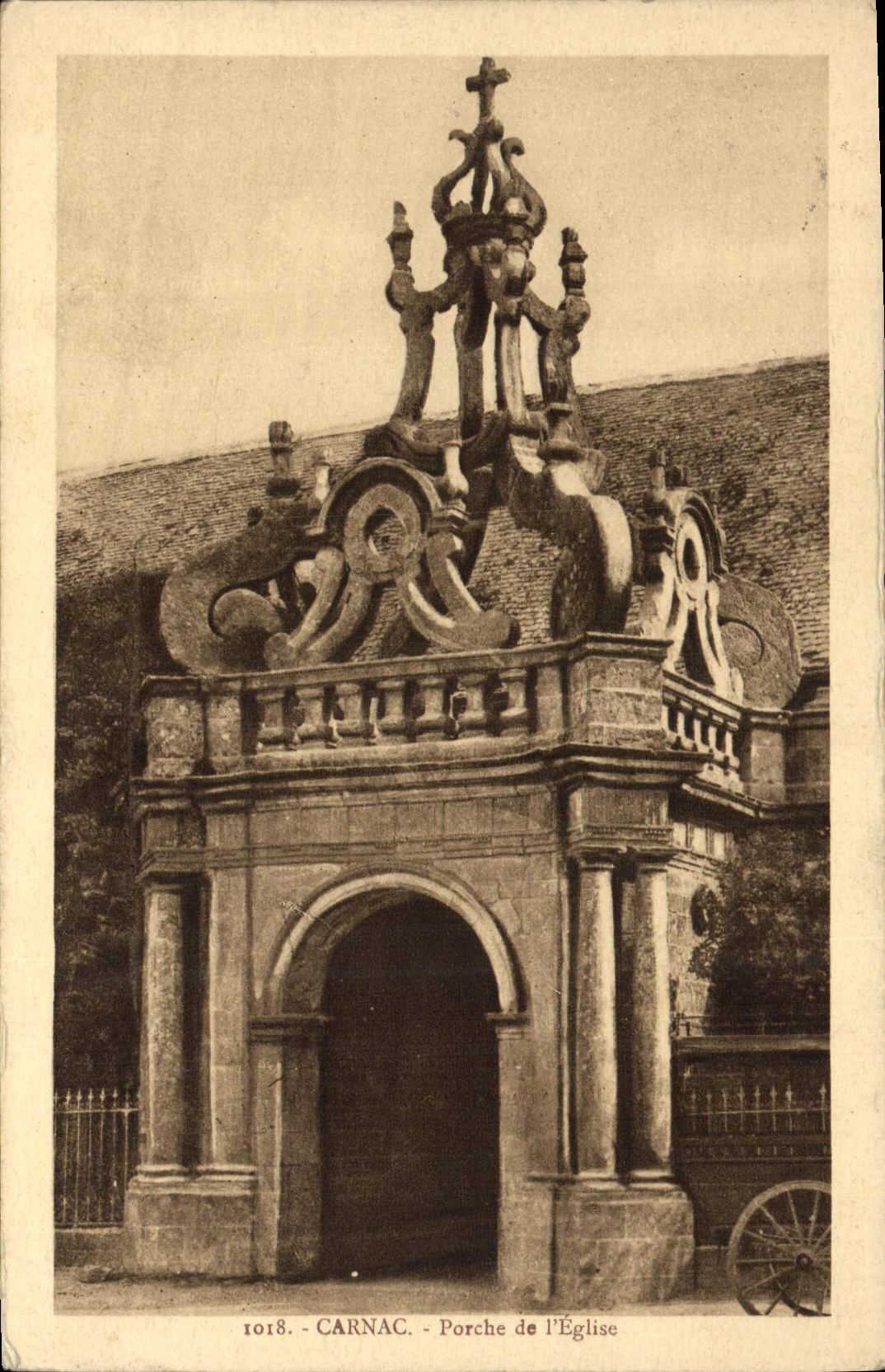 CPA Carnac porche de l Eglise