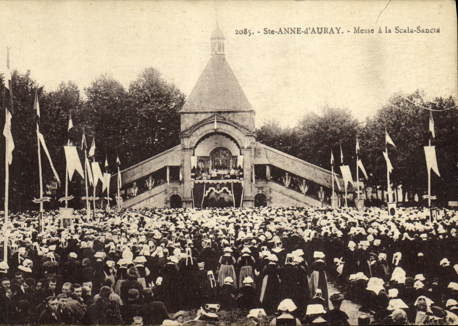 VINTAGE POSTCARD Sainte Anne D Auray Mass in Scala Sancta