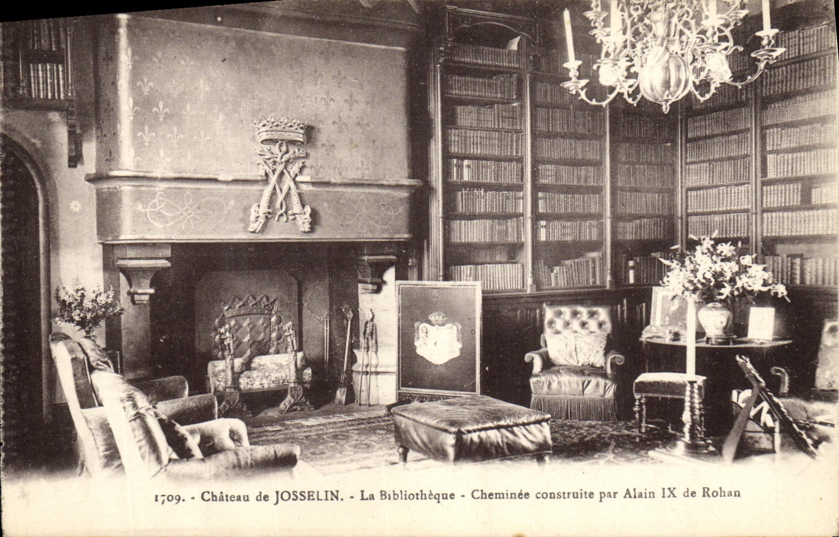 Castillo de la POSTAL de la VENDIMIA de Josselin la chimenea de la biblioteca construida por Alain IX de Rohan
