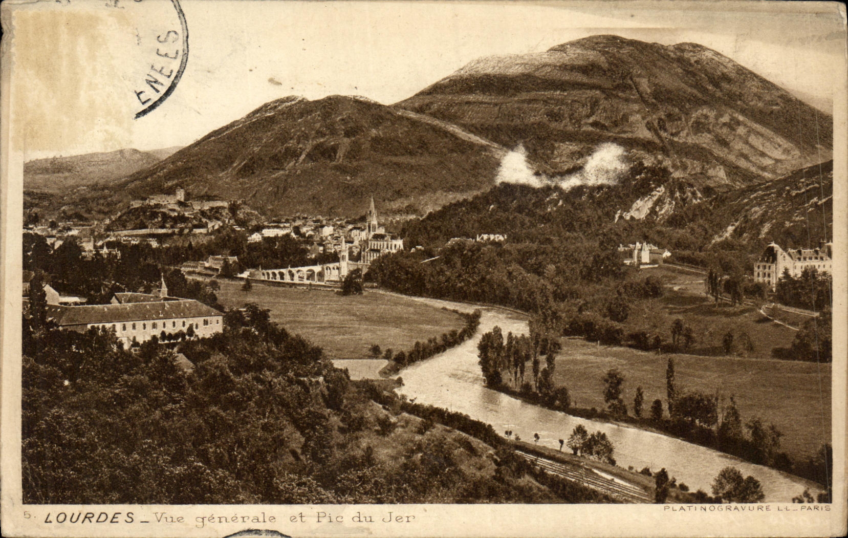 CPA Lourdes Vue Generale et Pic du Jer