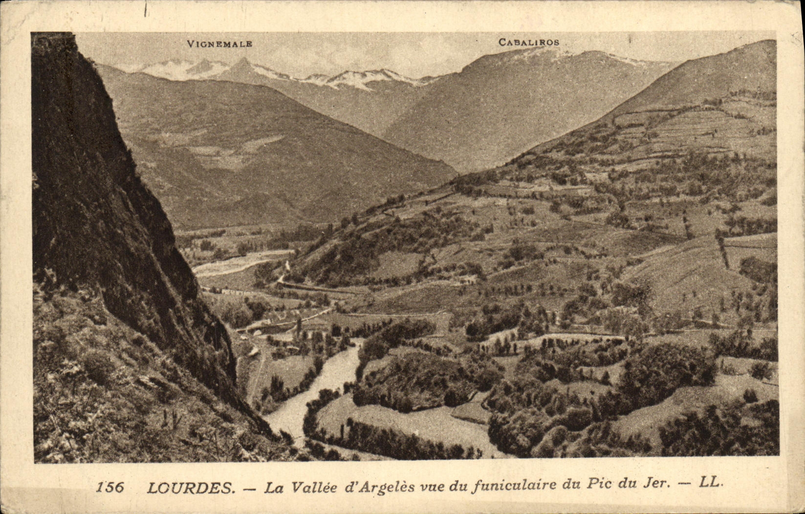 CPA Lourdes La Valle d Argeles vue du funiculaire du Pic du Jer