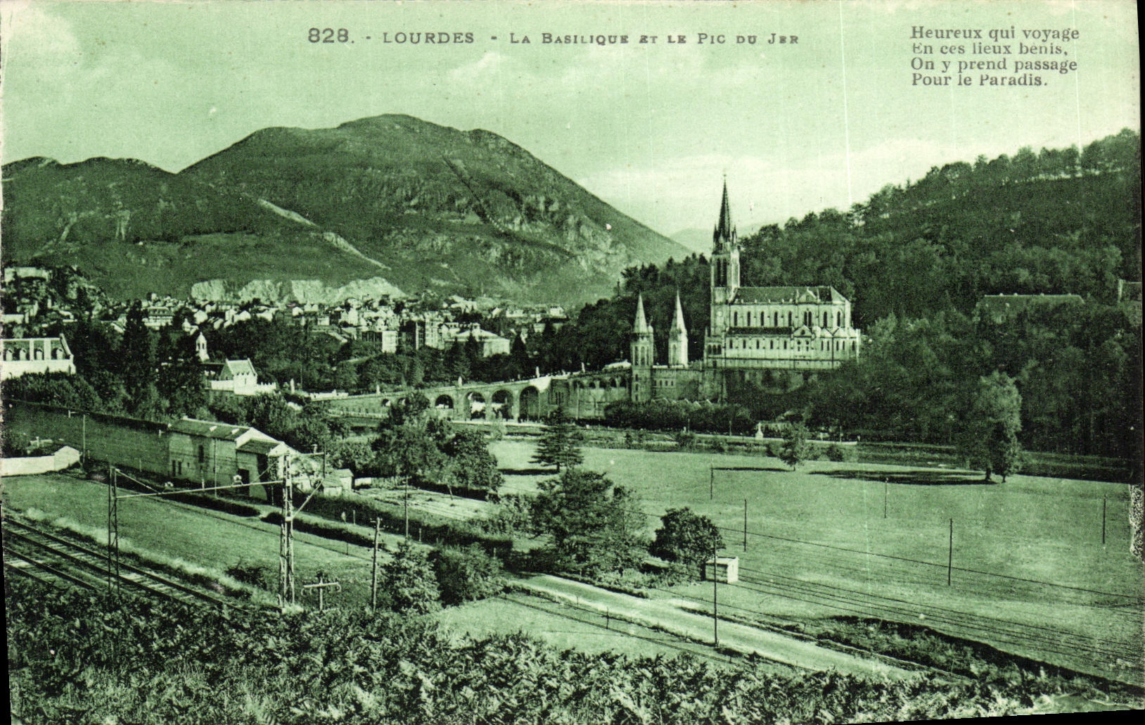 CPA Lourdes La Basilique et le Pic du Jar