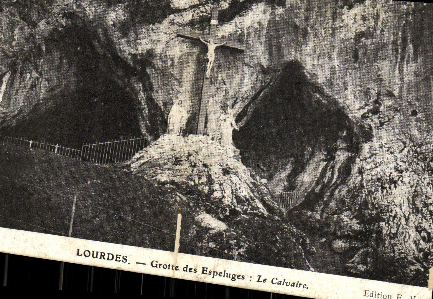 CPA Lourdes Grotte des Espeluges Le Calvaire