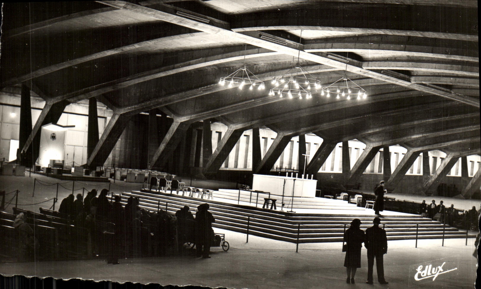 CPM Lourdes Basilique Souterraine St Pie X Consacree le 27 Janvier 1958 