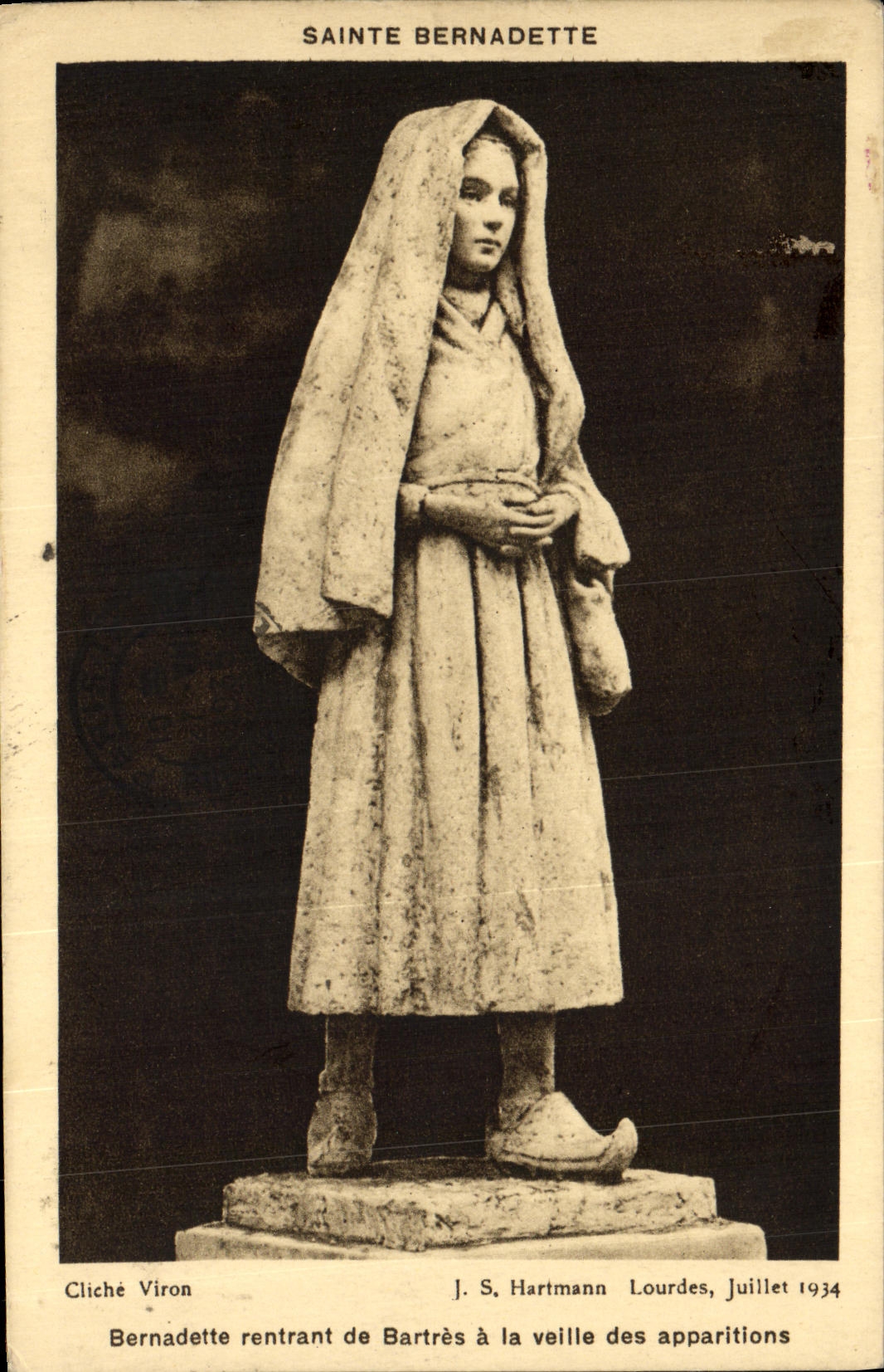 CPA Lourdes Bernadette rentrant de Bartres a la ville des apparitions