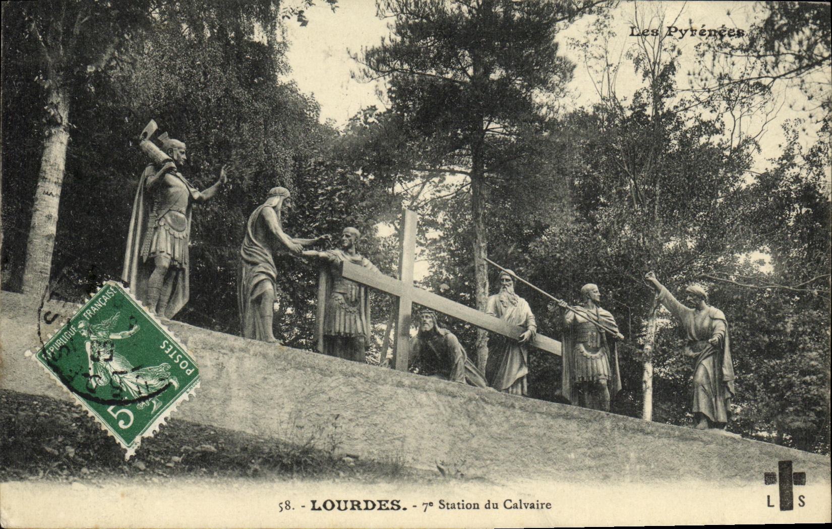 CPA Lourdes 7eme Station du Calvaire