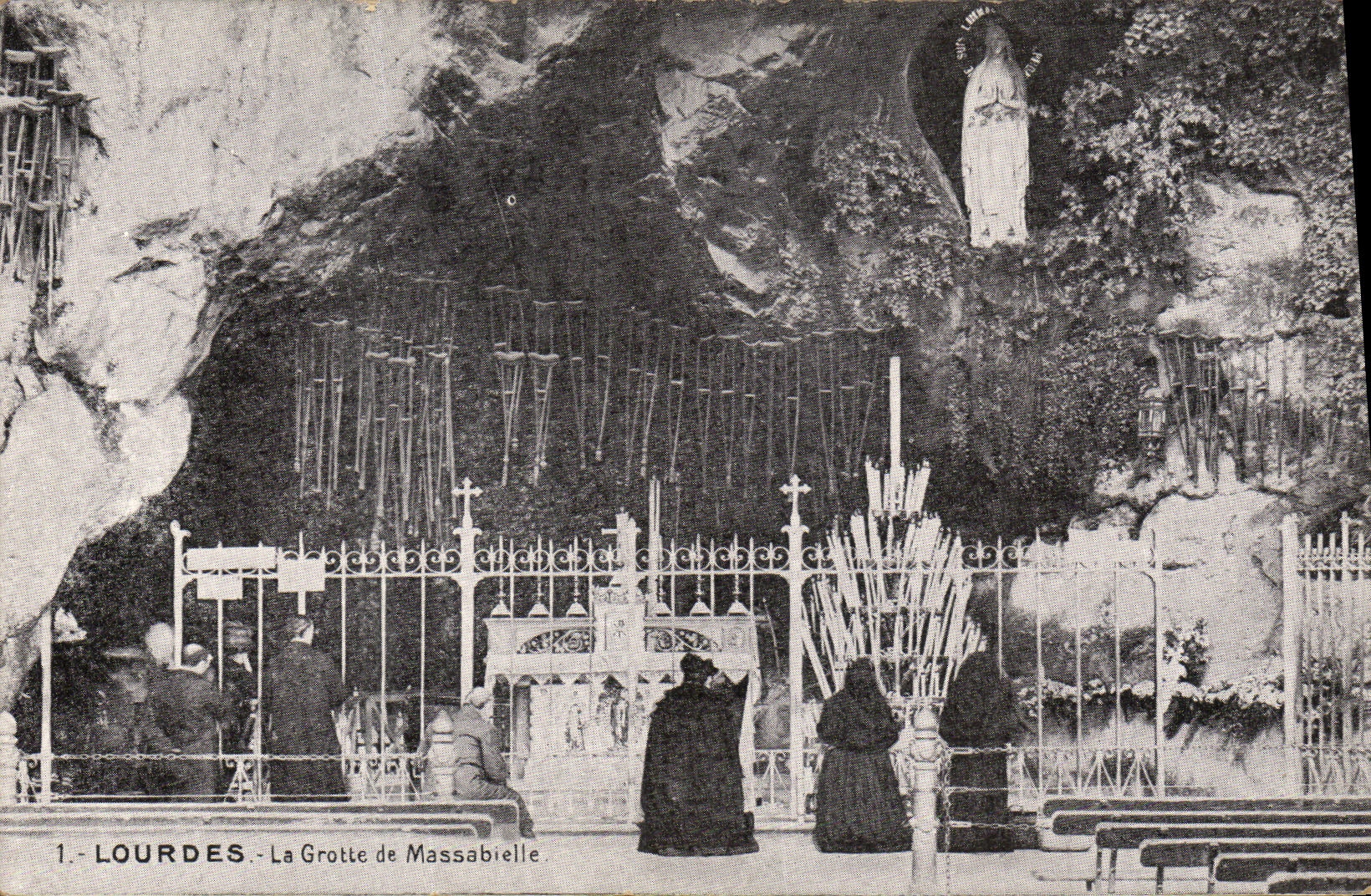 CPA Lourdes La Grotte de Massabielle