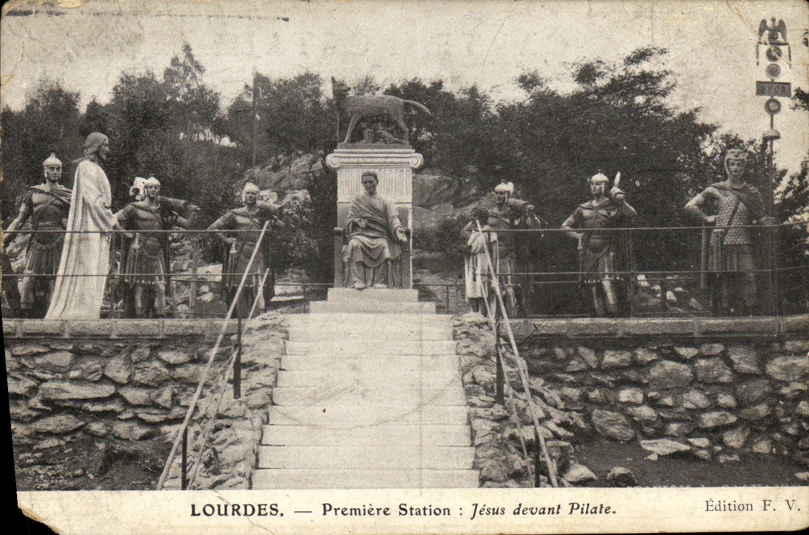 CPA Lourdes Premeiere Station Jesus devant Pilate