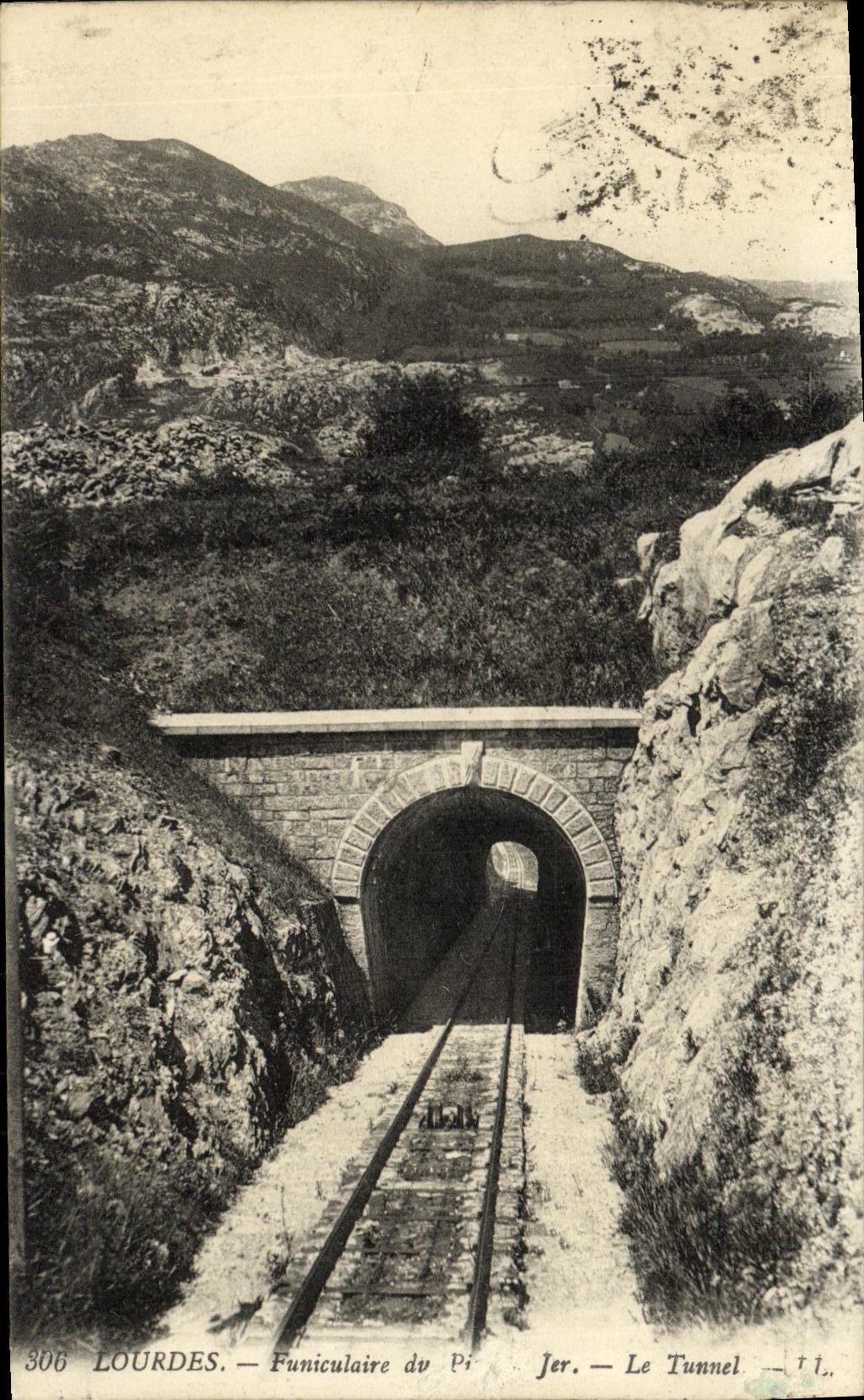 CPA Lourdes Funiculaire du Pic Jer Le Tunnel