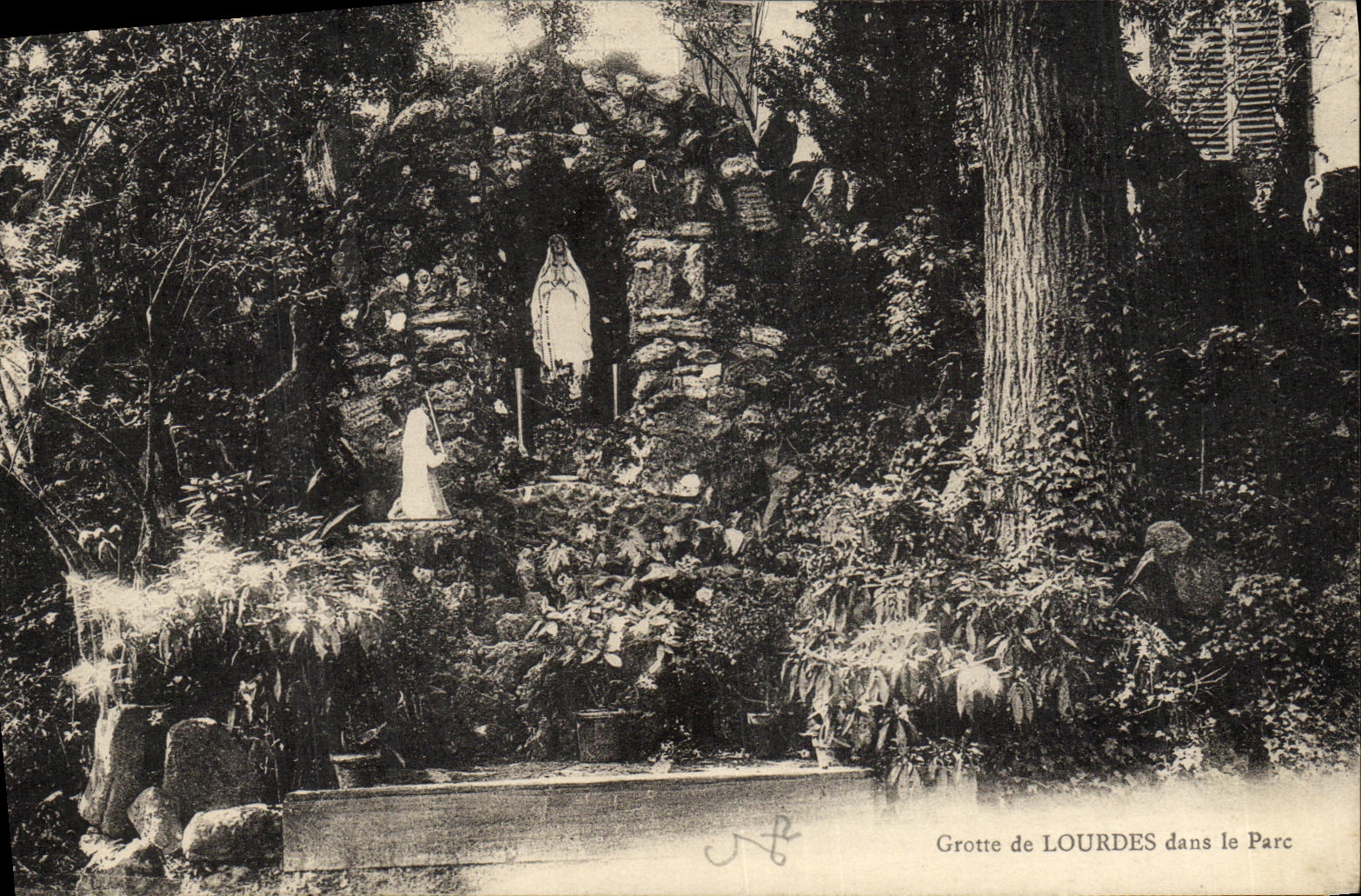 CPA Grotte de Lourdes dans le Parc
