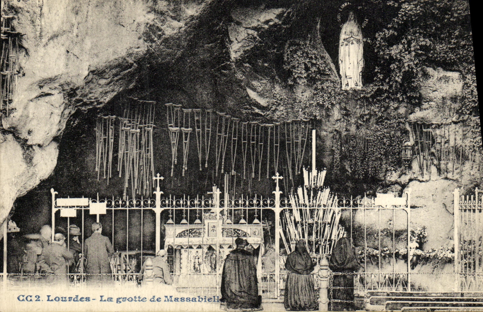 CPA Lourdes La Grotte de Massabielle